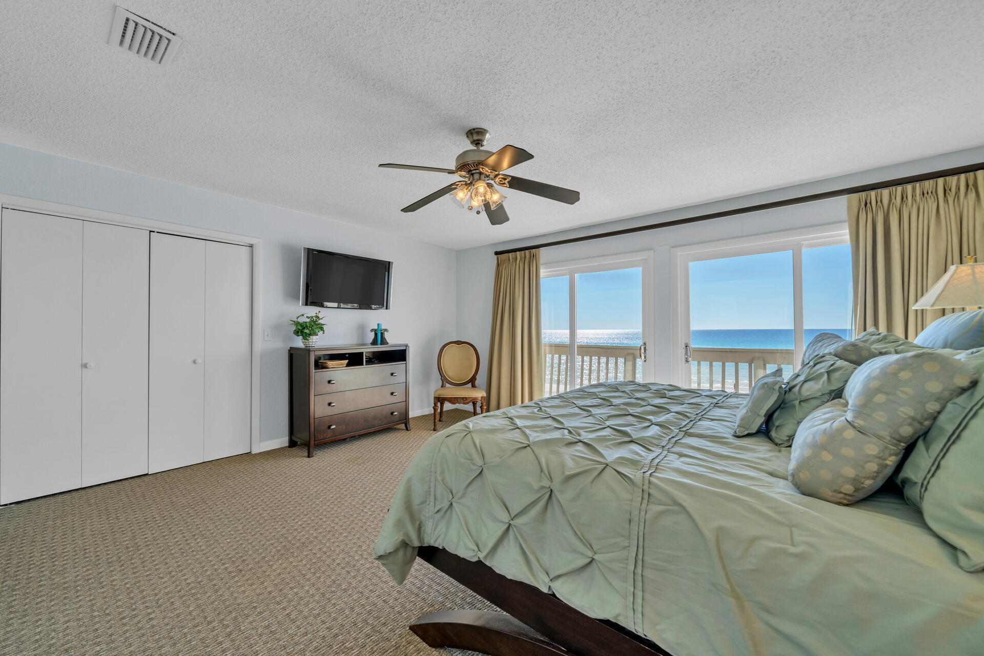 WHITECAPS T/H UNREC - Residential