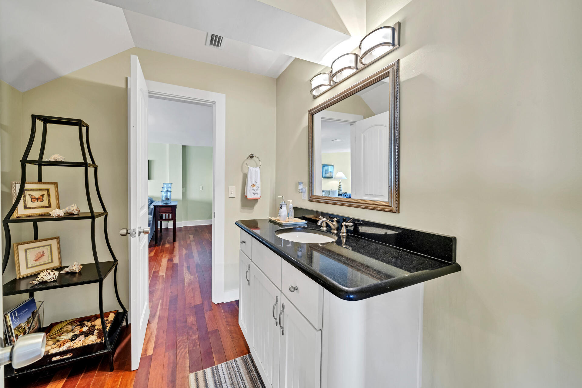 WHITECAPS T/H UNREC - Residential
