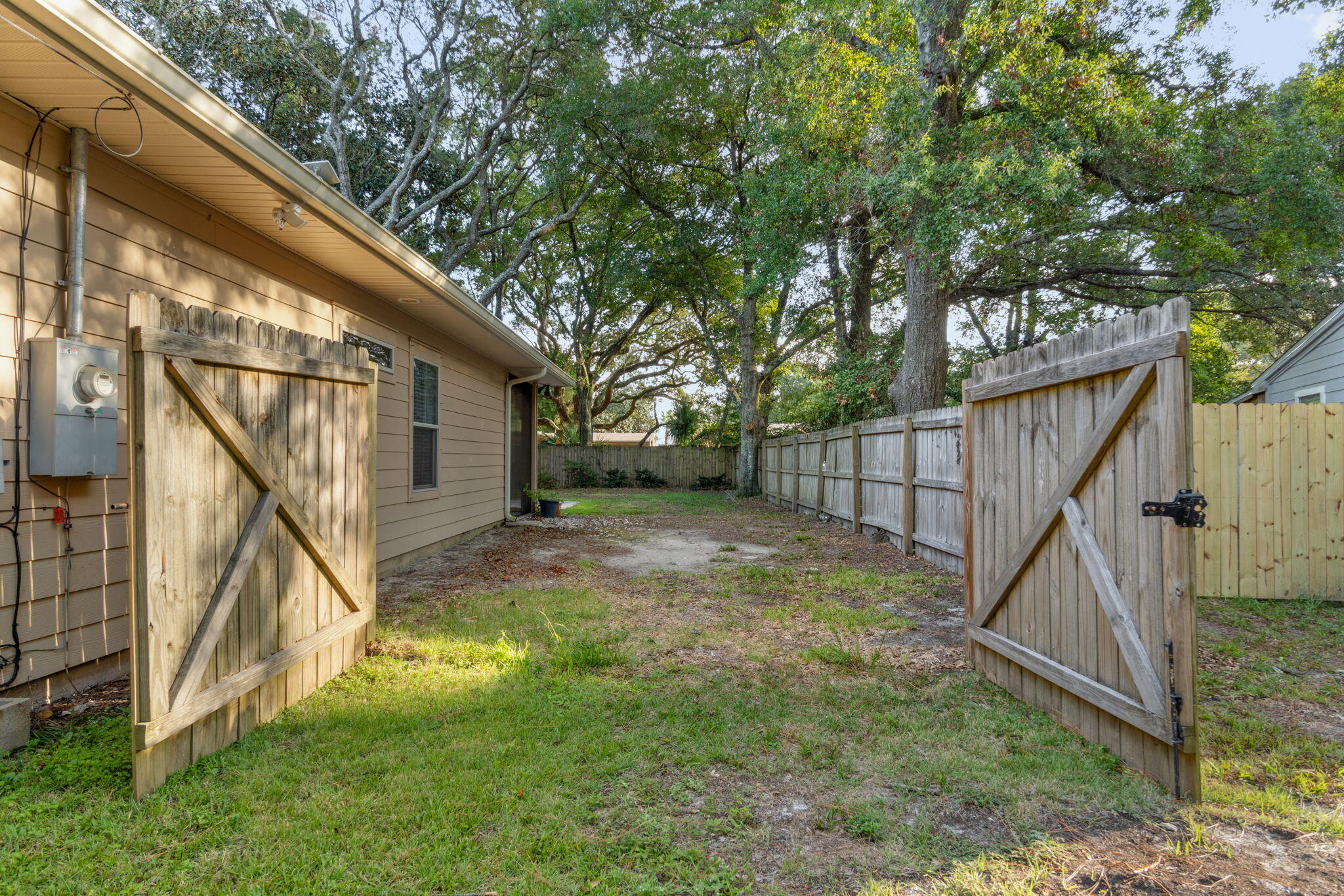 RE-S/D PART ELLIOTT PT LOT 9 BLK E - Residential