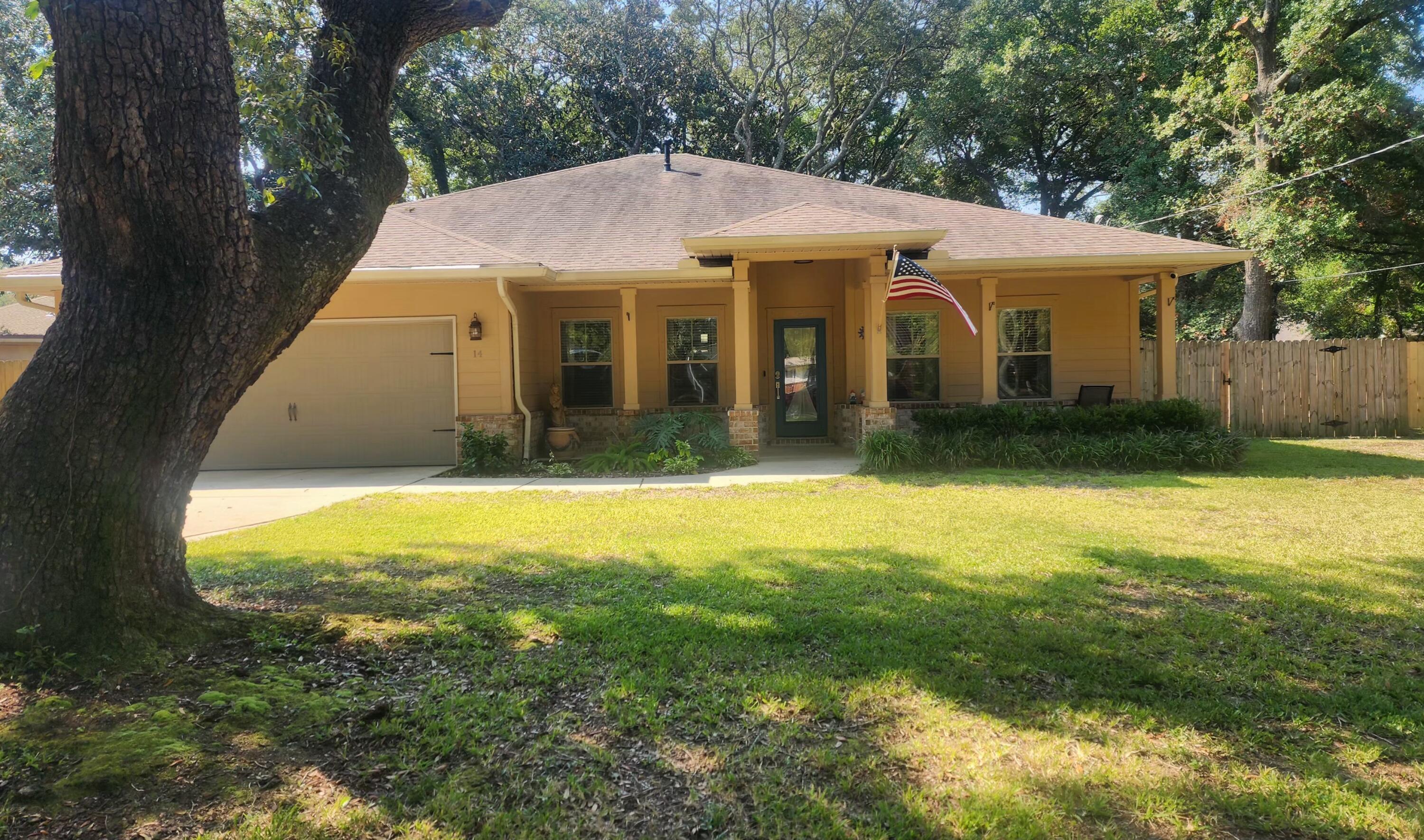 Newer ELLIOTT POINT home with tall ceilings and large bedrooms. More details to come.