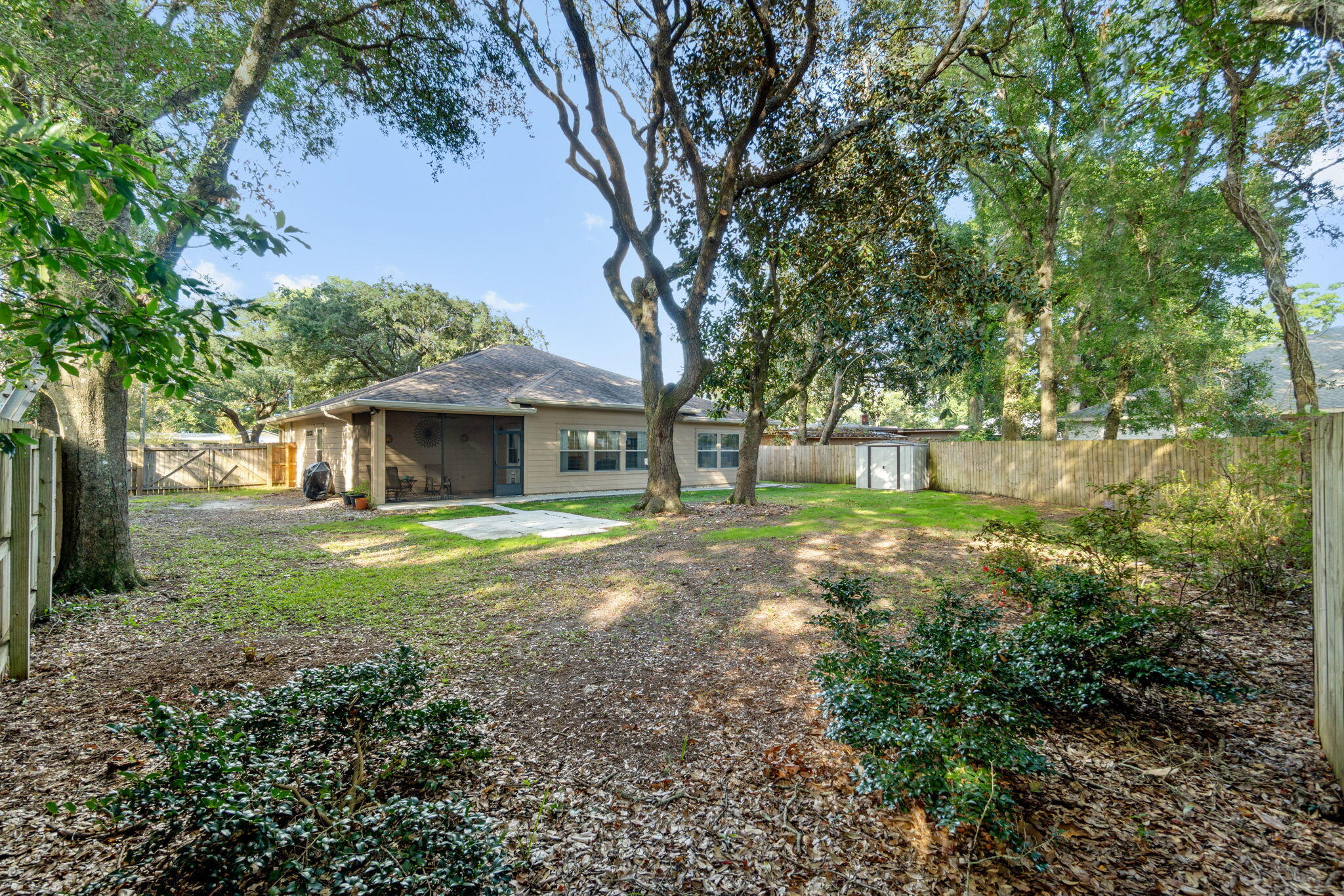 RE-S/D PART ELLIOTT PT LOT 9 BLK E - Residential
