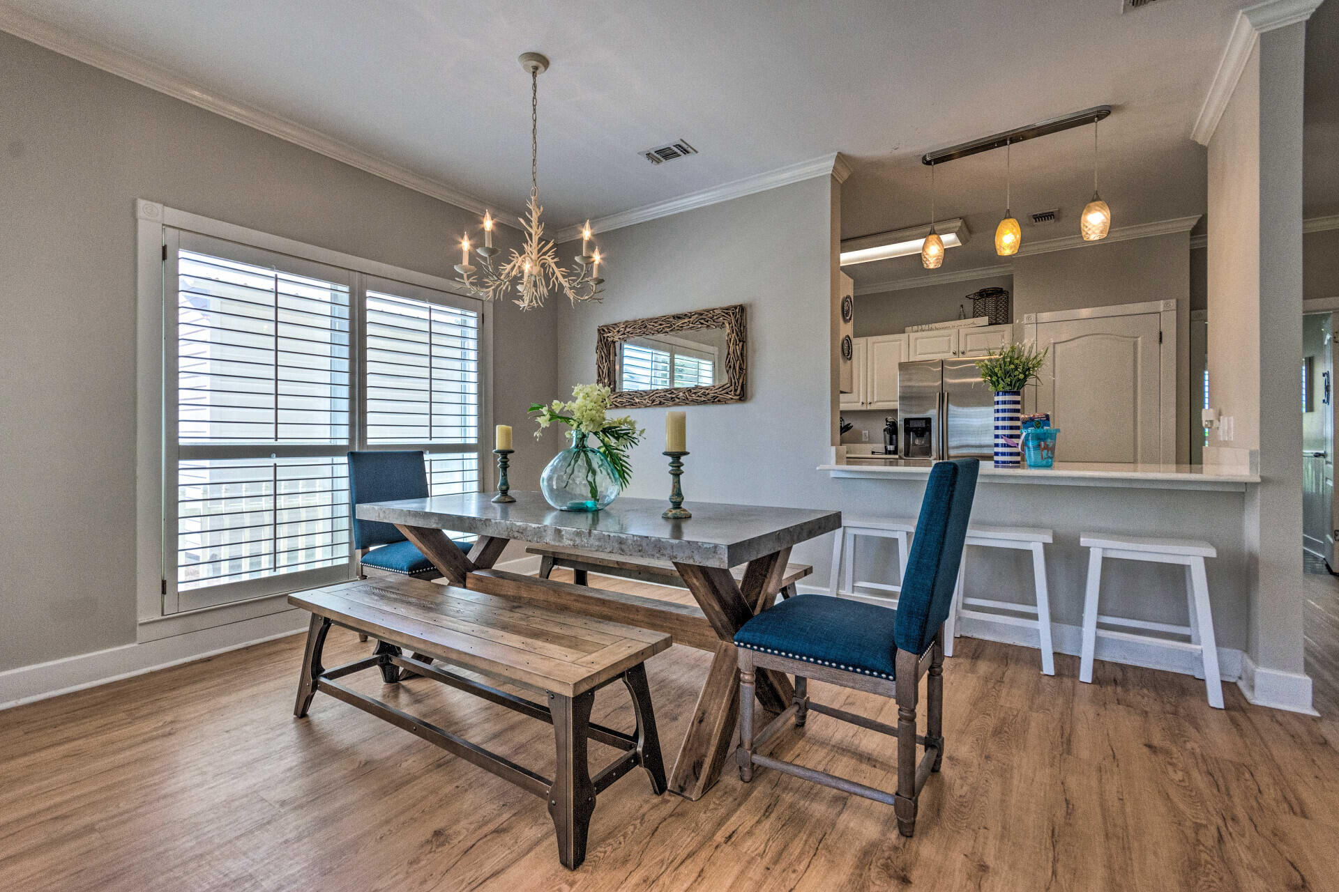CRYSTAL SHORES - Residential