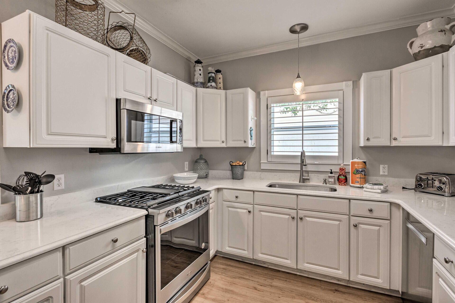 CRYSTAL SHORES - Residential