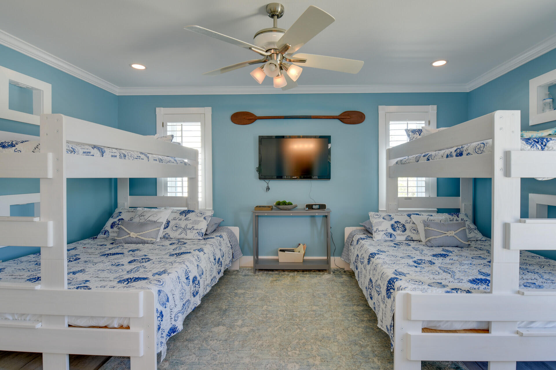 CRYSTAL SHORES - Residential