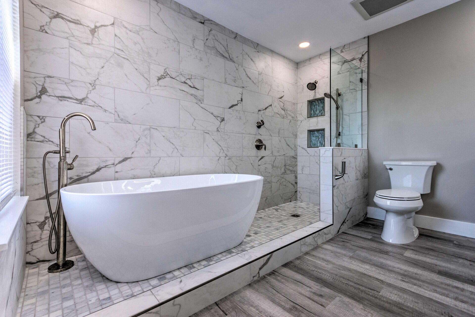CRYSTAL SHORES - Residential