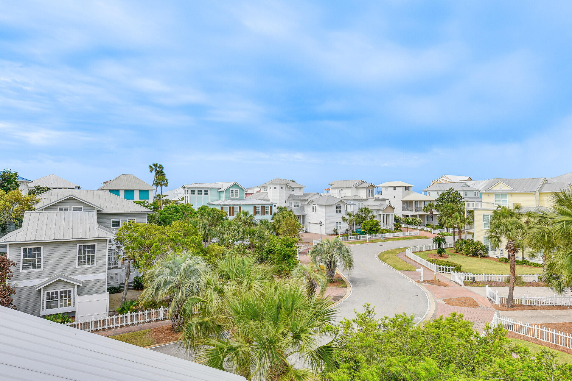 CRYSTAL SHORES - Residential