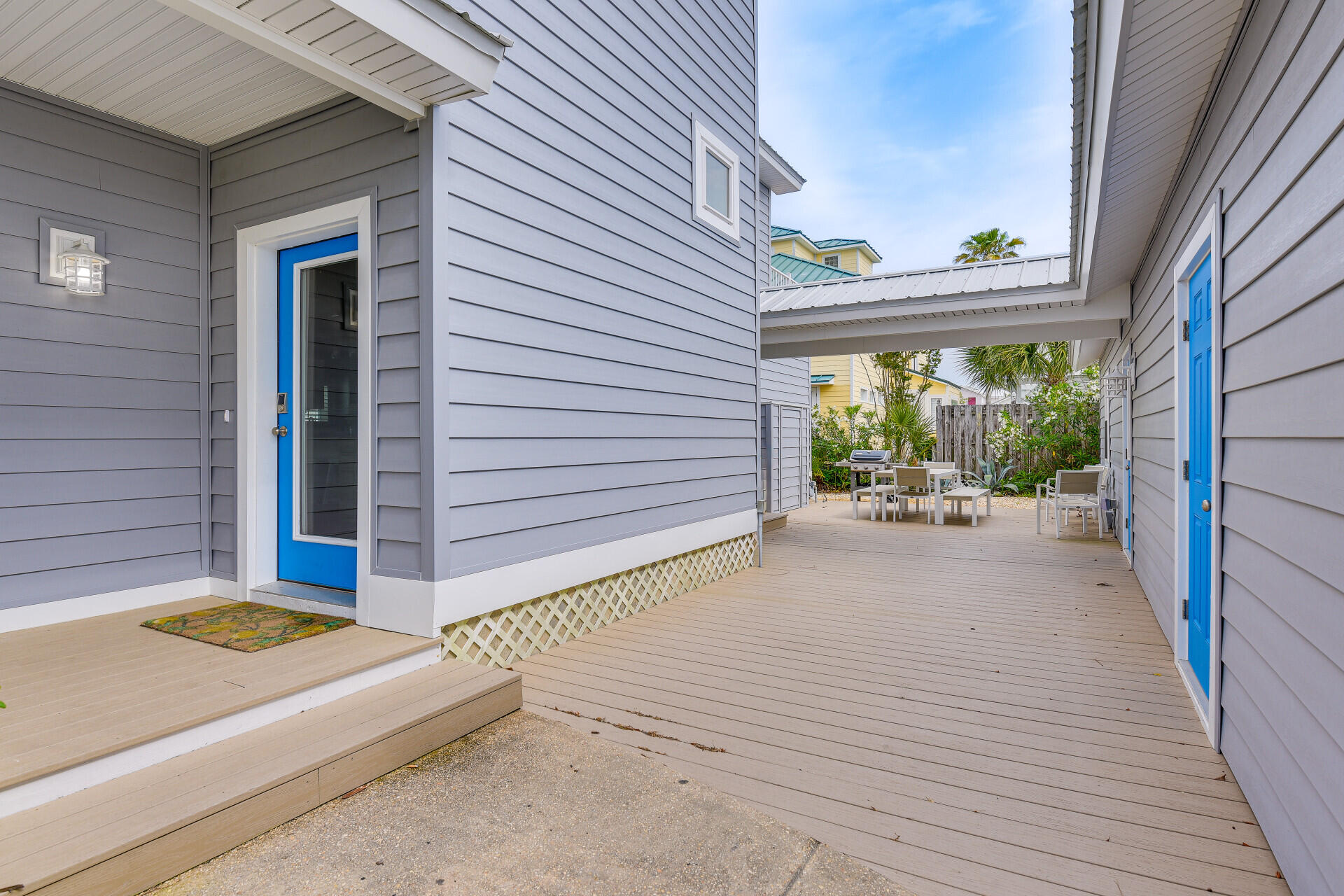 CRYSTAL SHORES - Residential