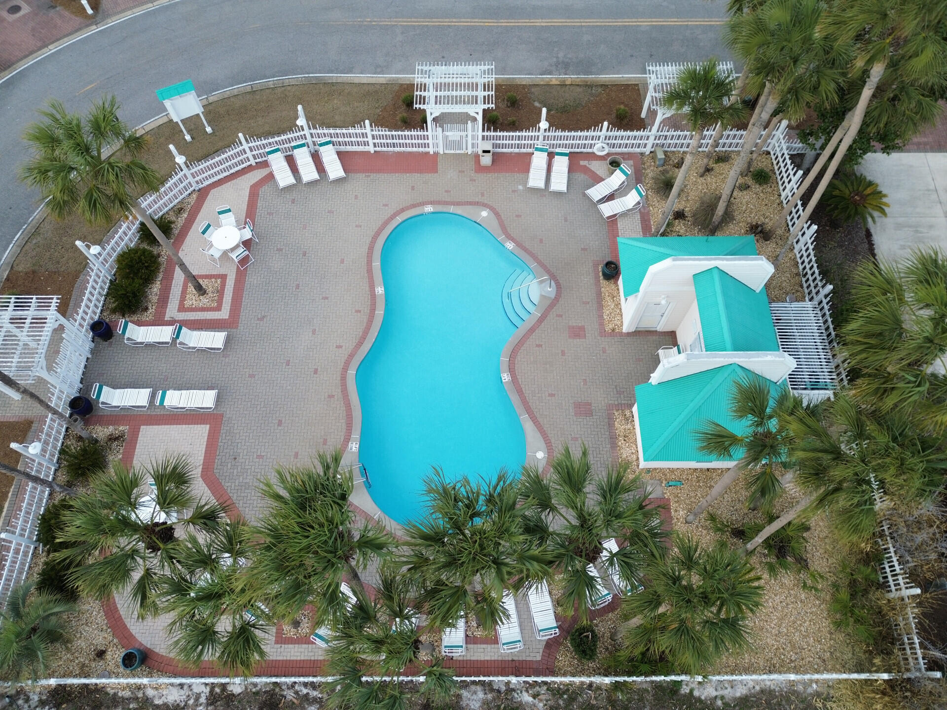 CRYSTAL SHORES - Residential