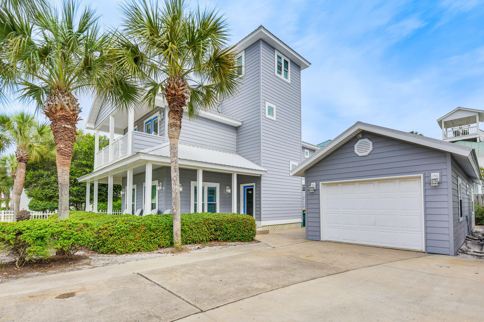 CRYSTAL SHORES - Residential
