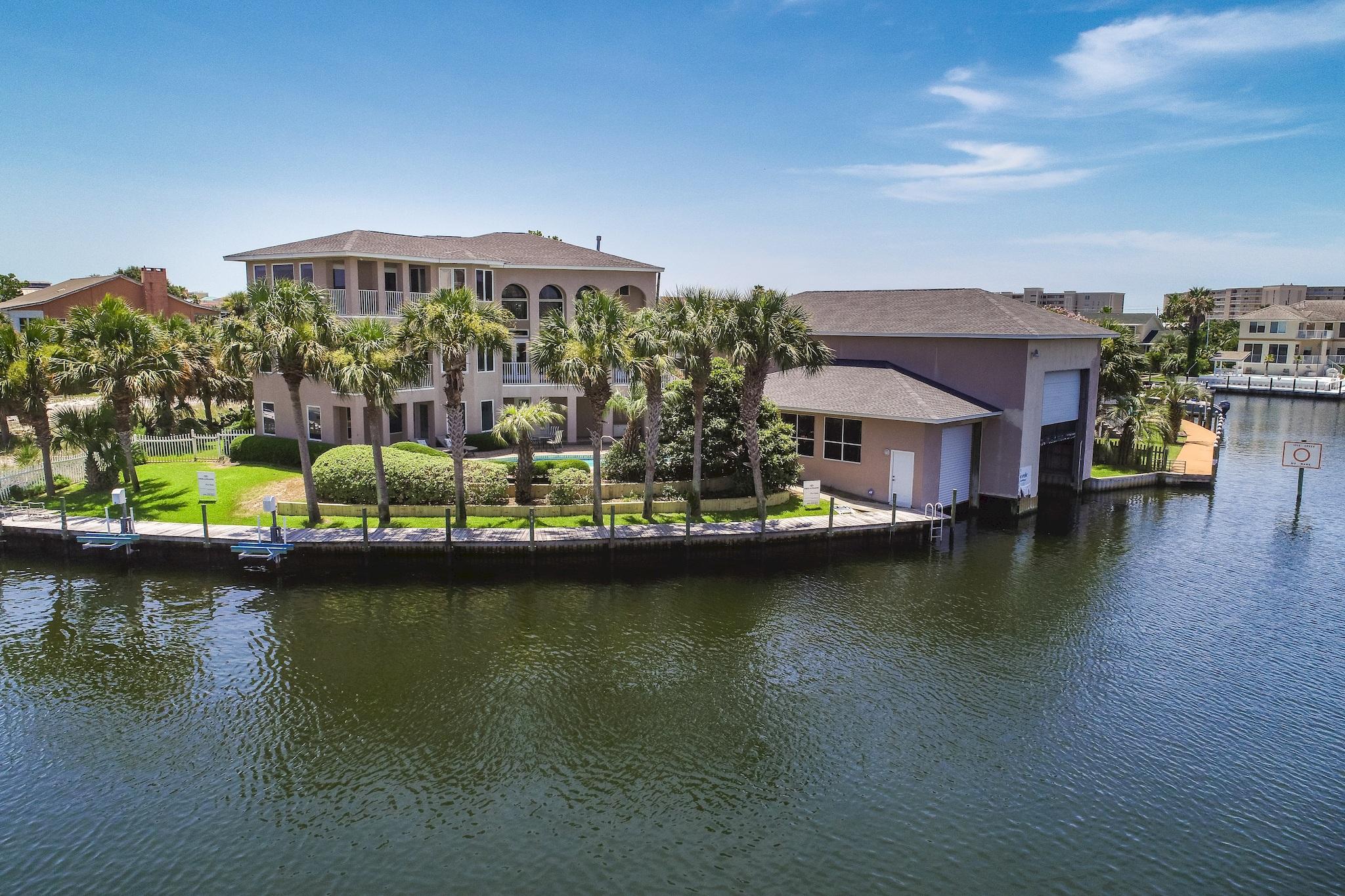 HOLIDAY ISLE - Residential