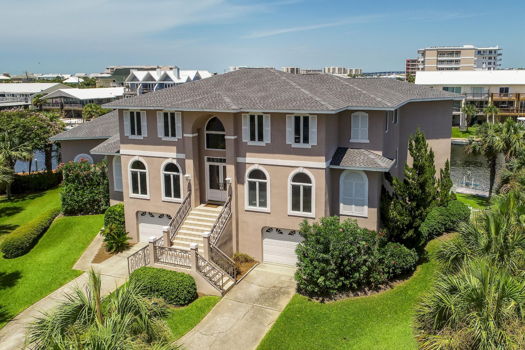 HOLIDAY ISLE - Residential