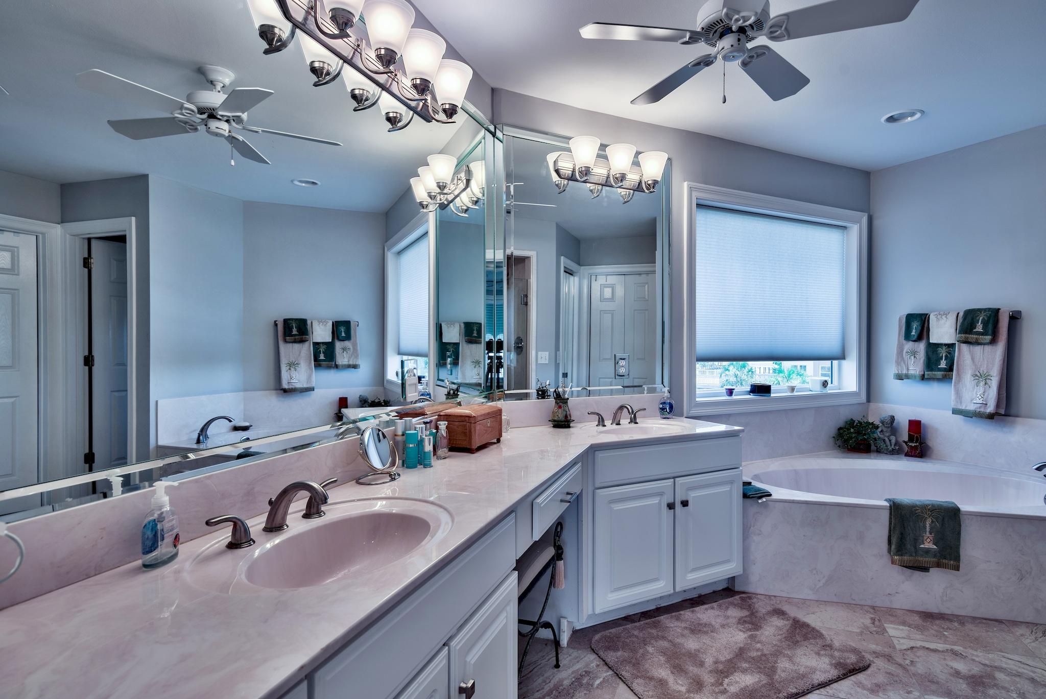 HOLIDAY ISLE - Residential