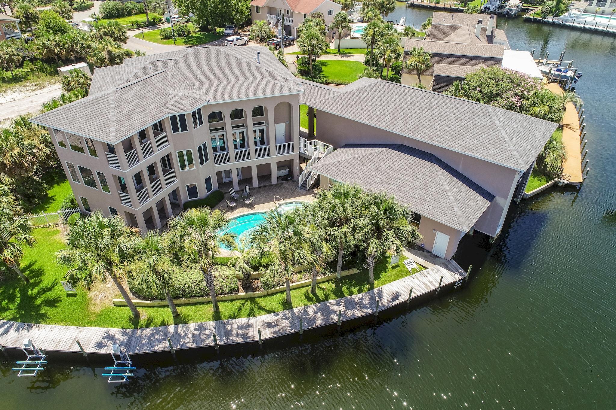 HOLIDAY ISLE - Residential
