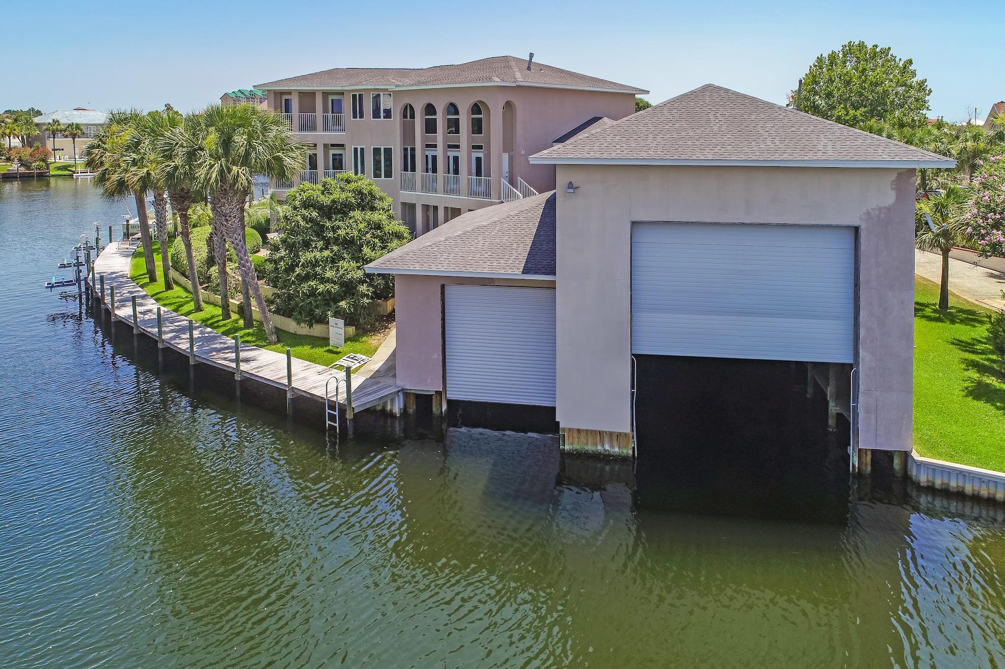 HOLIDAY ISLE - Residential
