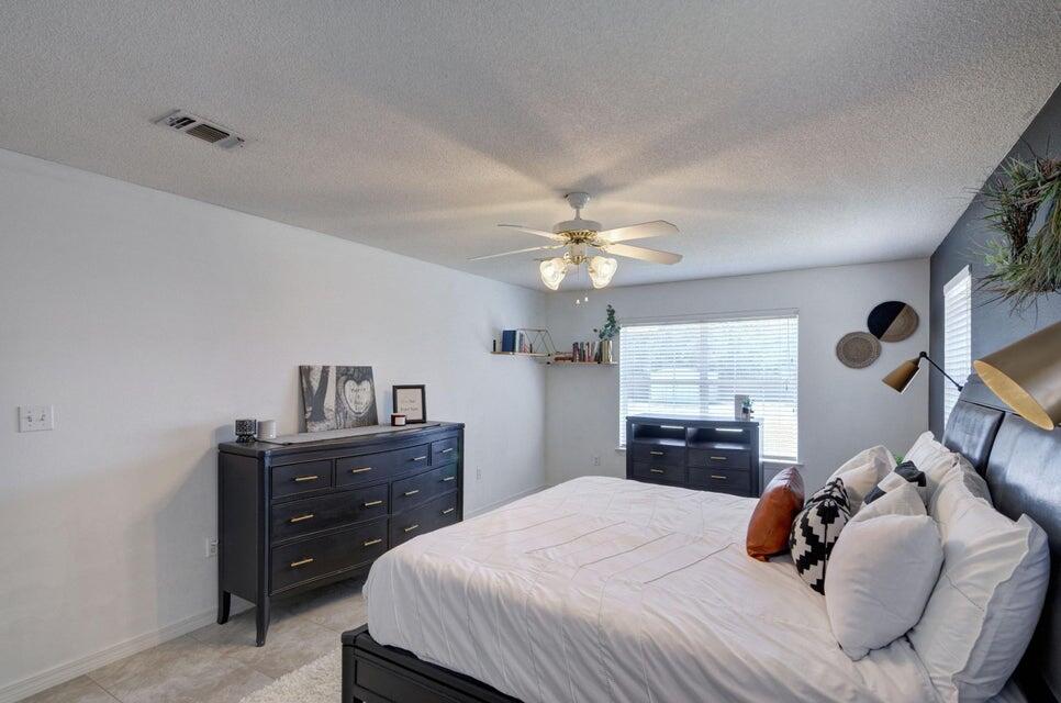 HAMPTON RIDGE ESTATES - Residential Lease