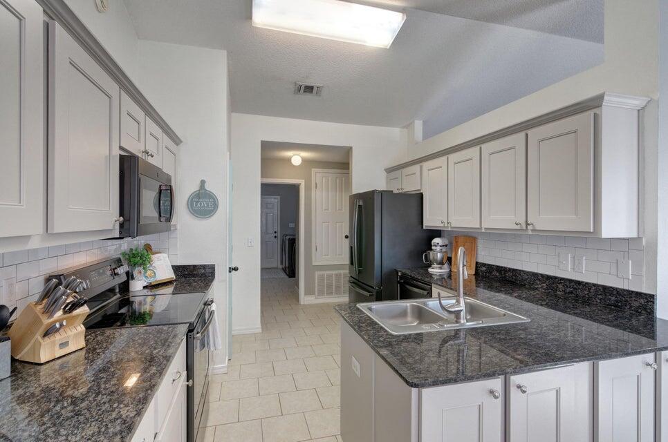 HAMPTON RIDGE ESTATES - Residential Lease