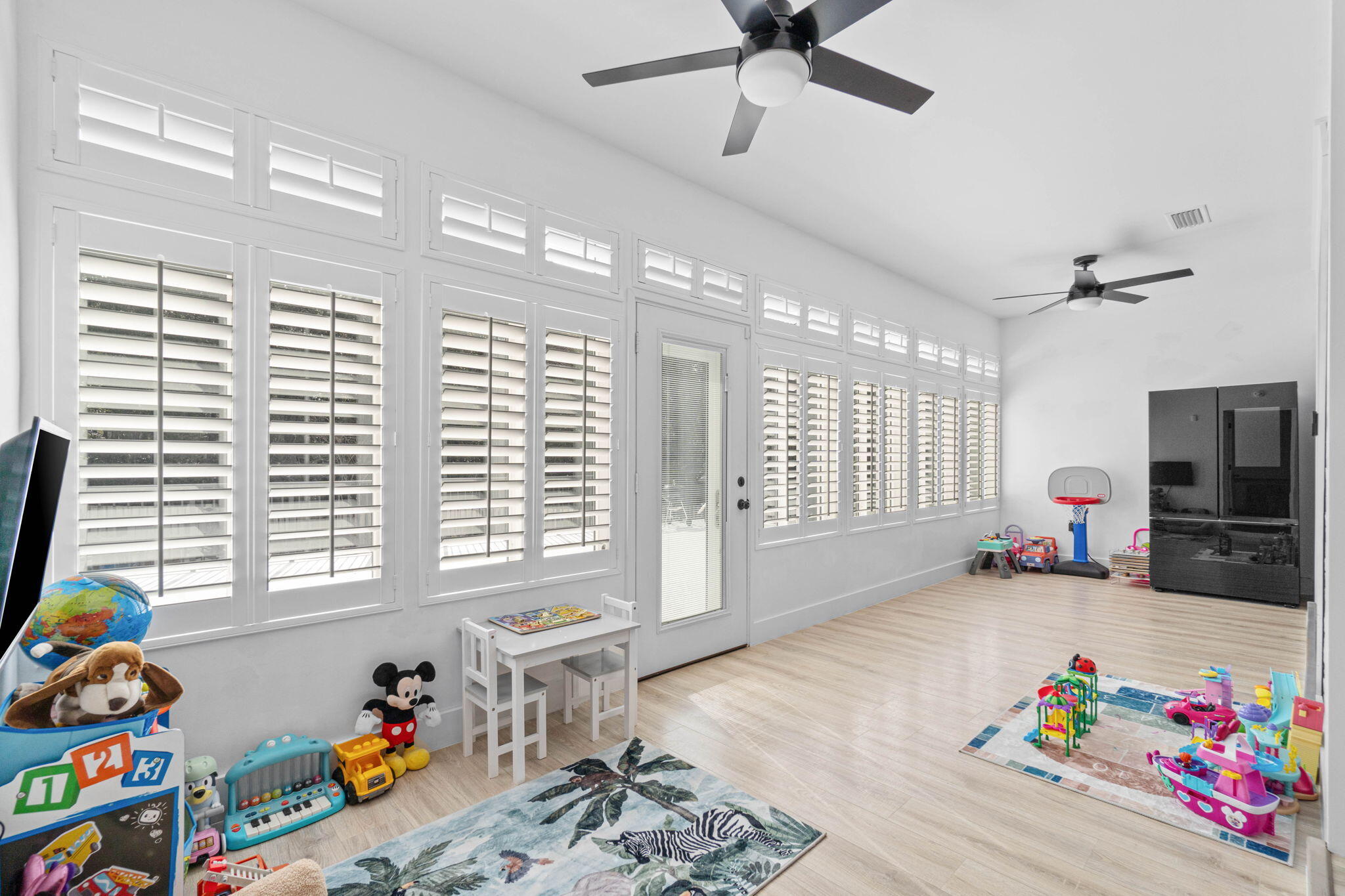 ROCKY BAYOU ESTATES 12B - Residential Lease
