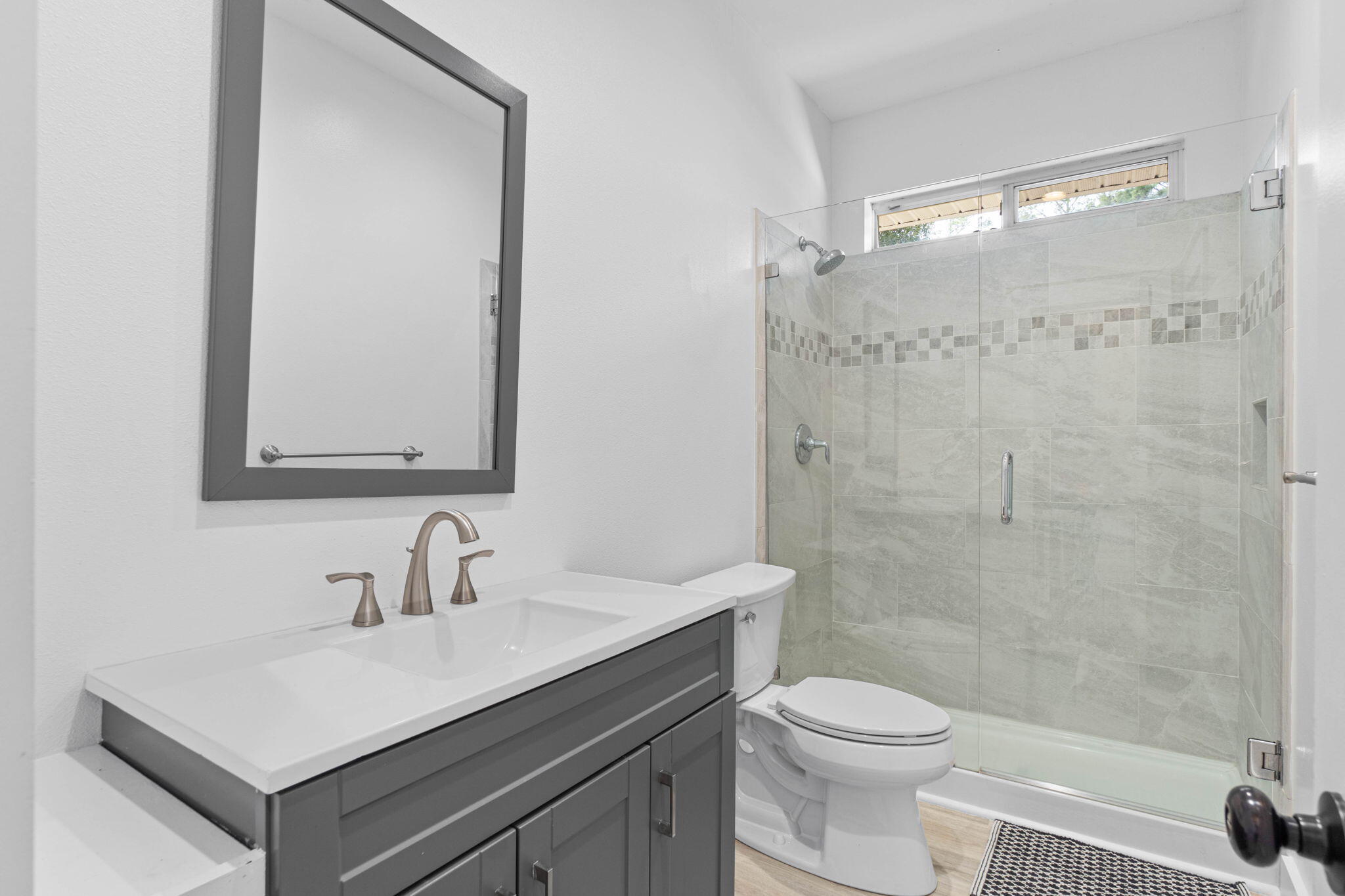 ROCKY BAYOU ESTATES 12B - Residential Lease