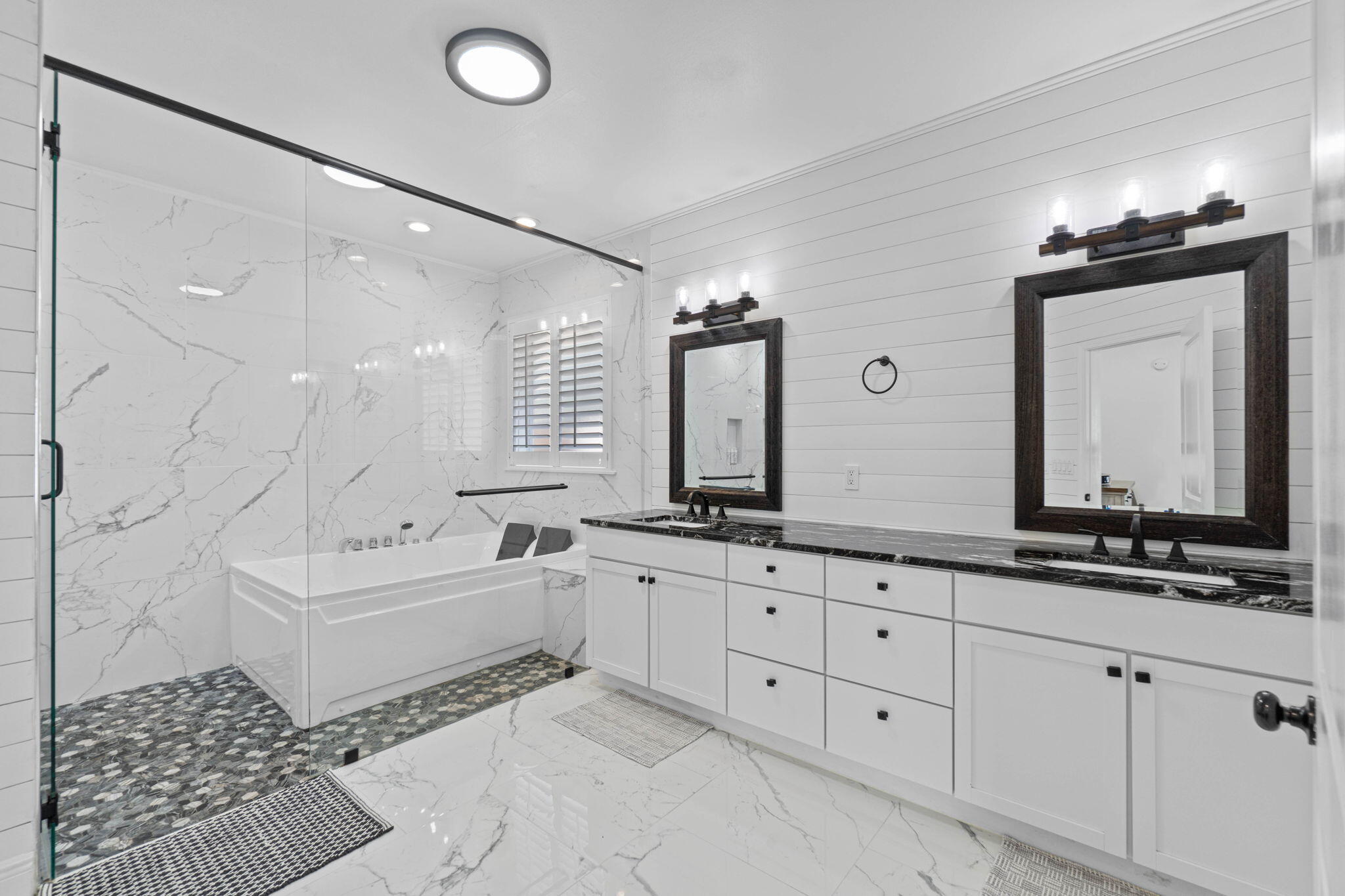 ROCKY BAYOU ESTATES 12B - Residential Lease