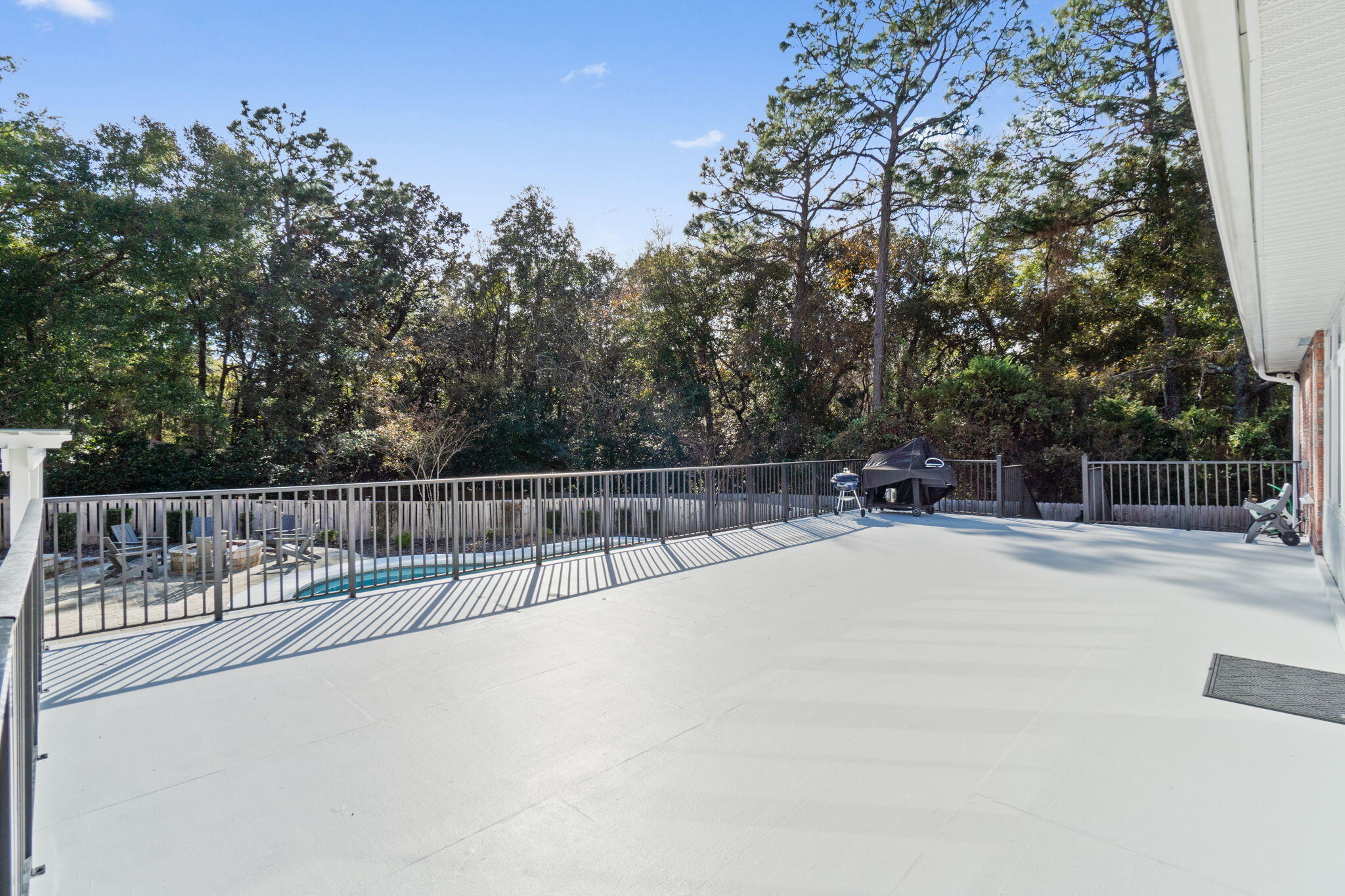 ROCKY BAYOU ESTATES 12B - Residential Lease