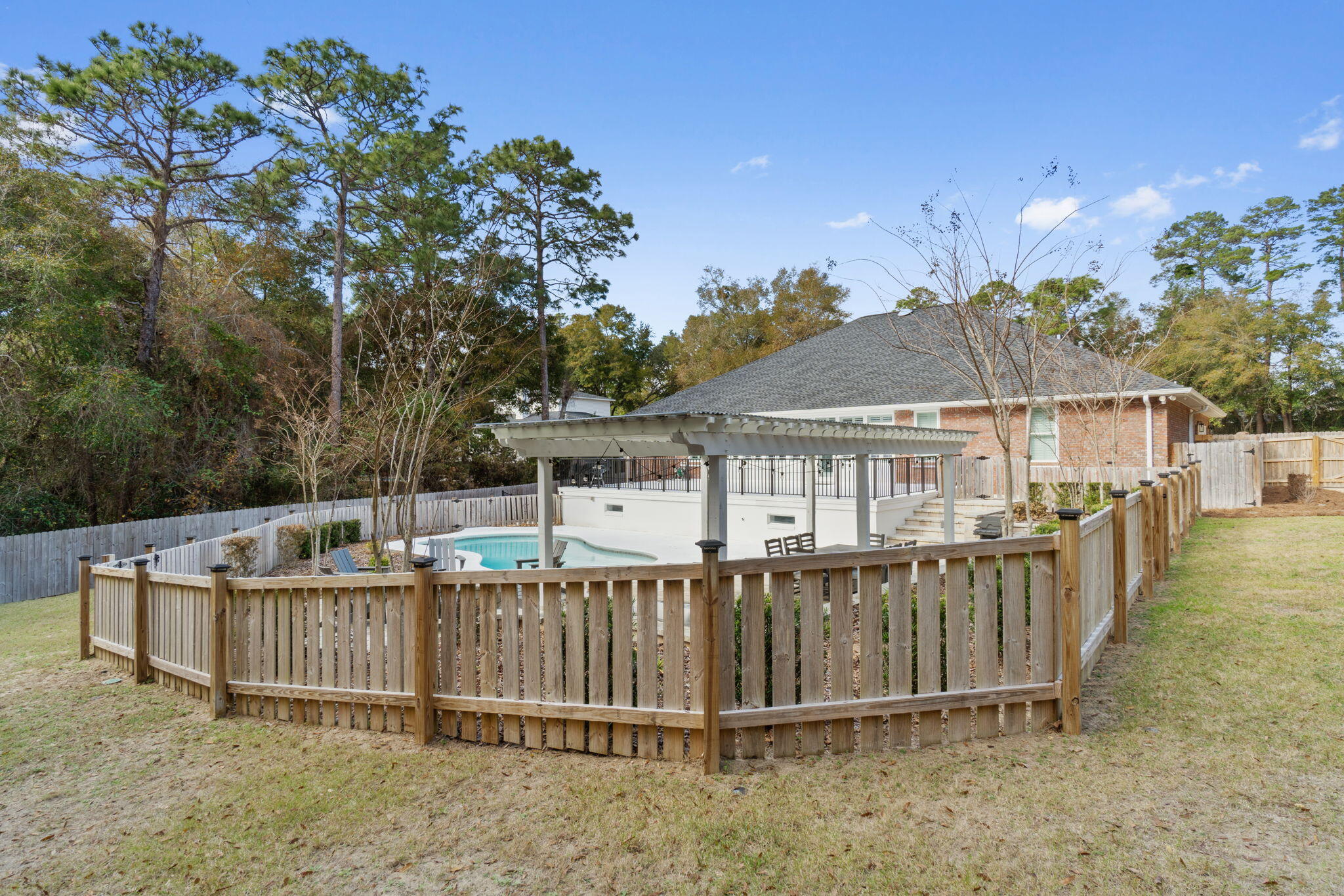 ROCKY BAYOU ESTATES 12B - Residential Lease