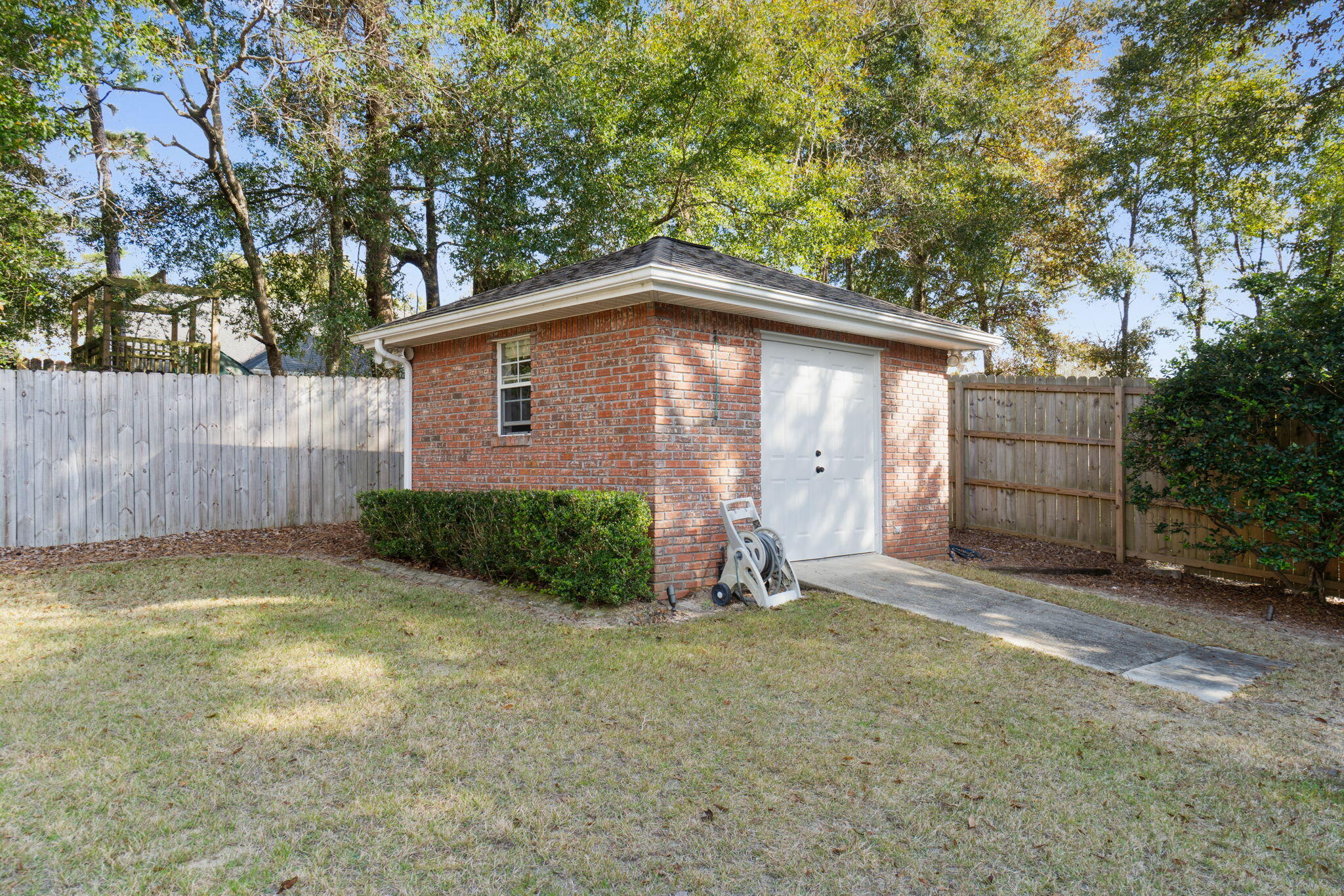 ROCKY BAYOU ESTATES 12B - Residential Lease