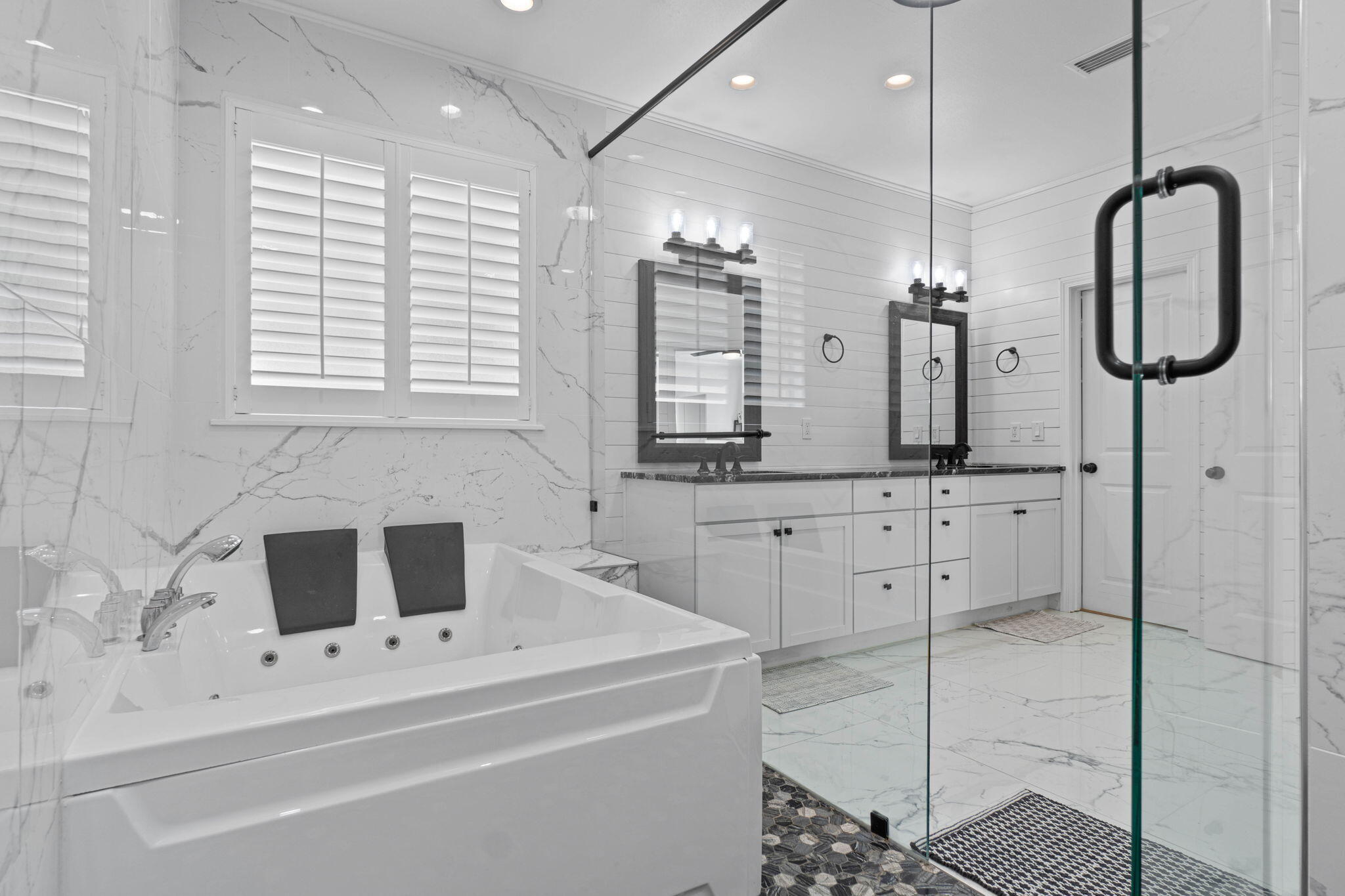 ROCKY BAYOU ESTATES 12B - Residential Lease