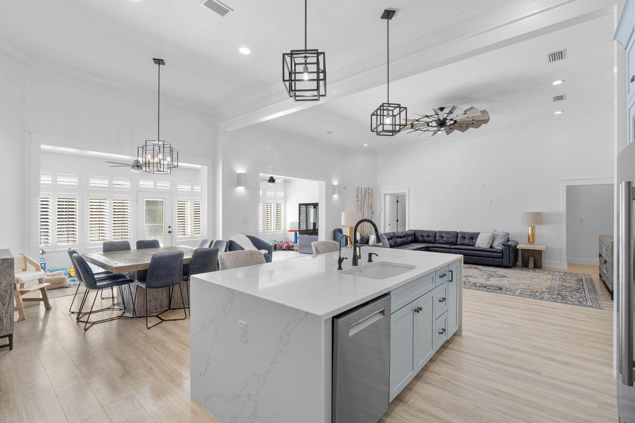 ROCKY BAYOU ESTATES 12B - Residential Lease