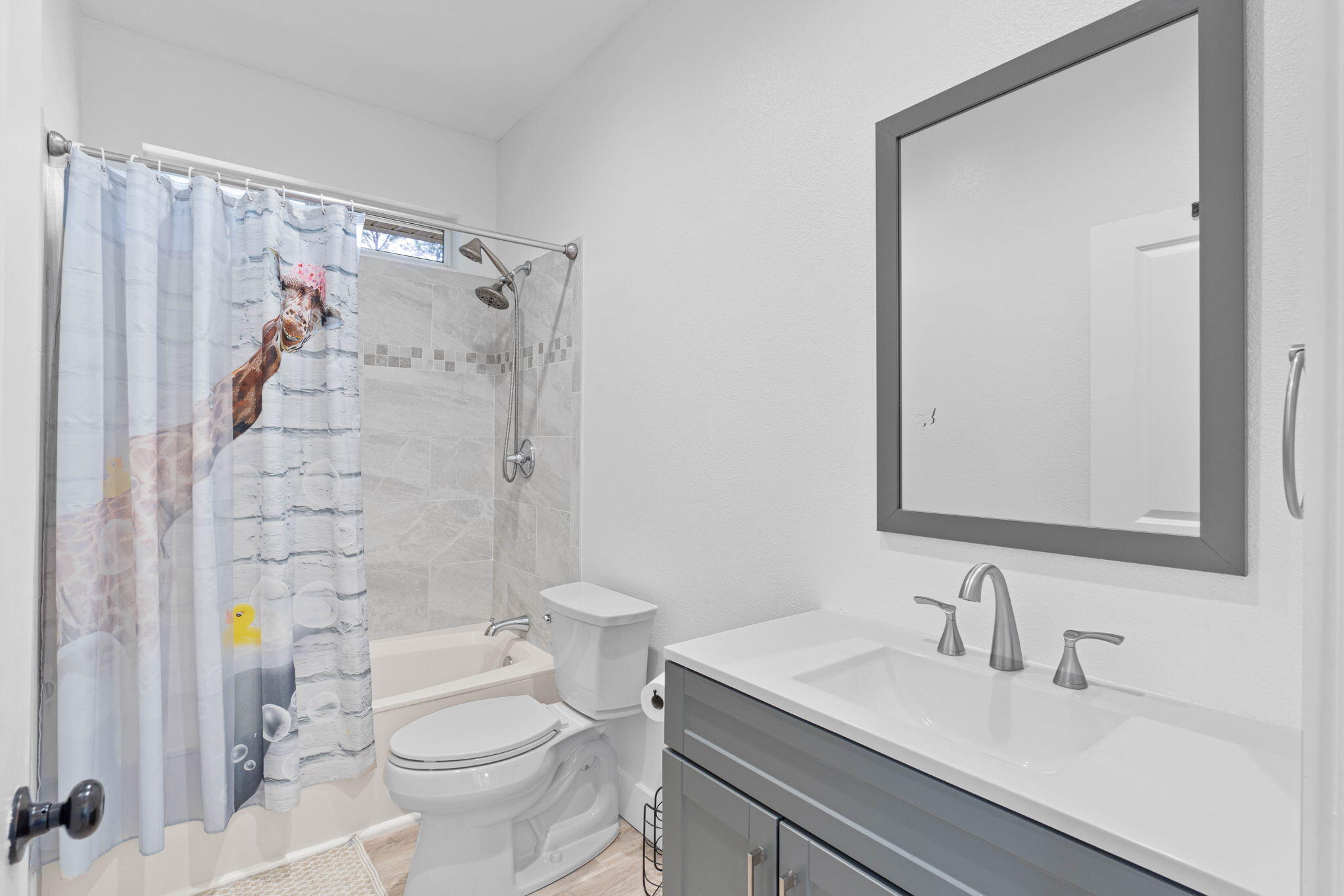 ROCKY BAYOU ESTATES 12B - Residential Lease