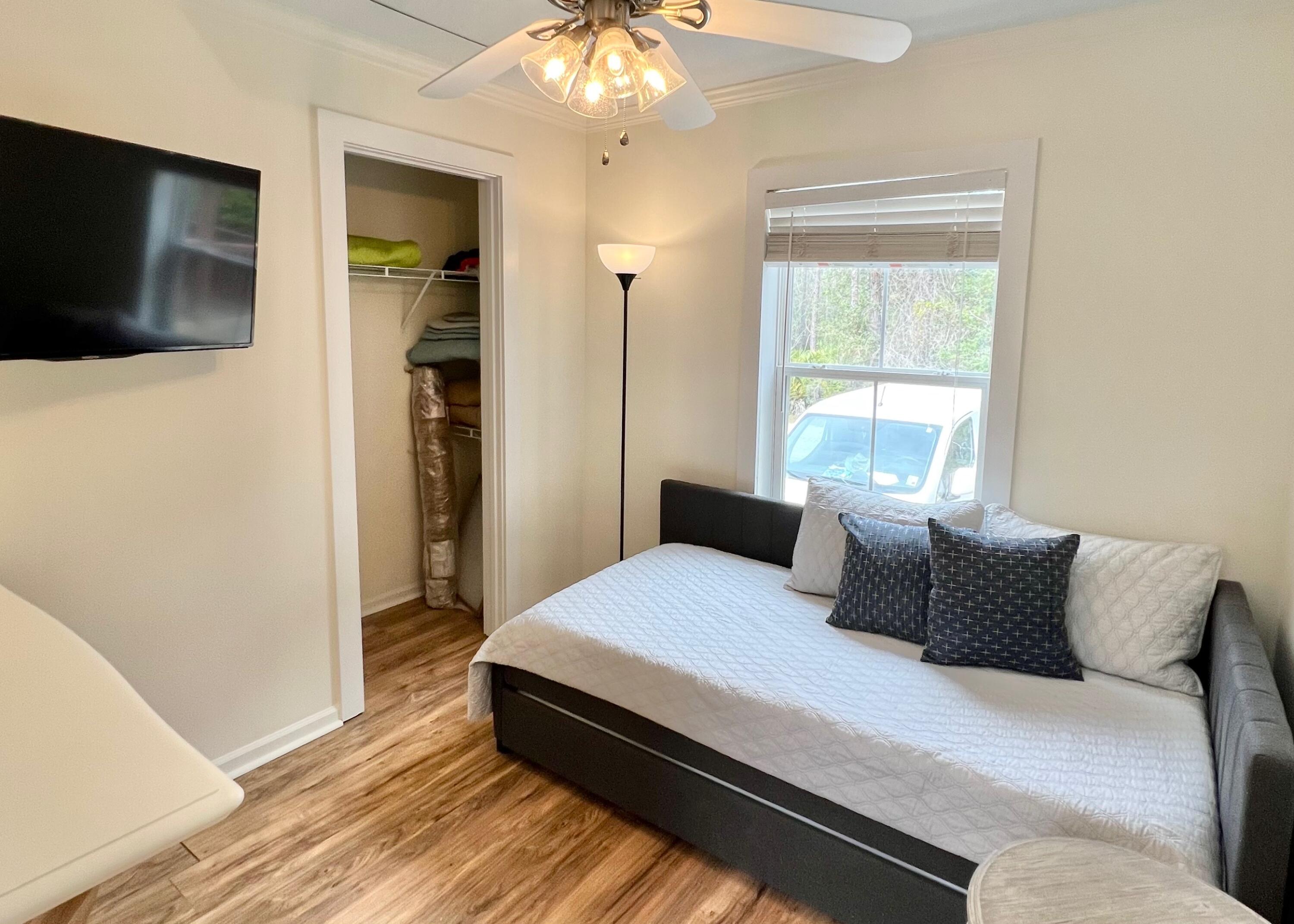 GULF SHORE MANOR - Residential Lease