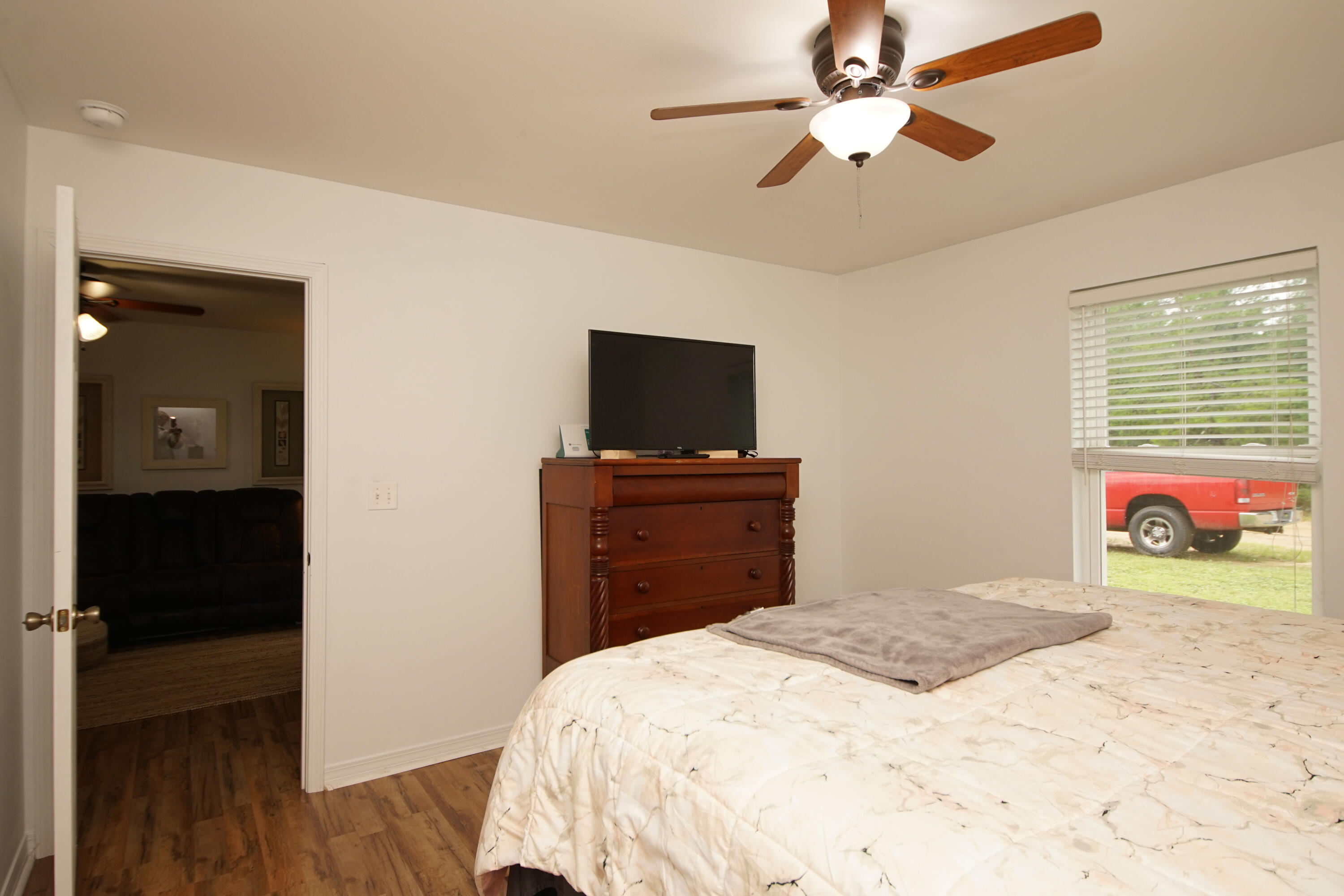 CV PINES/TRIPLE LAKE - Residential