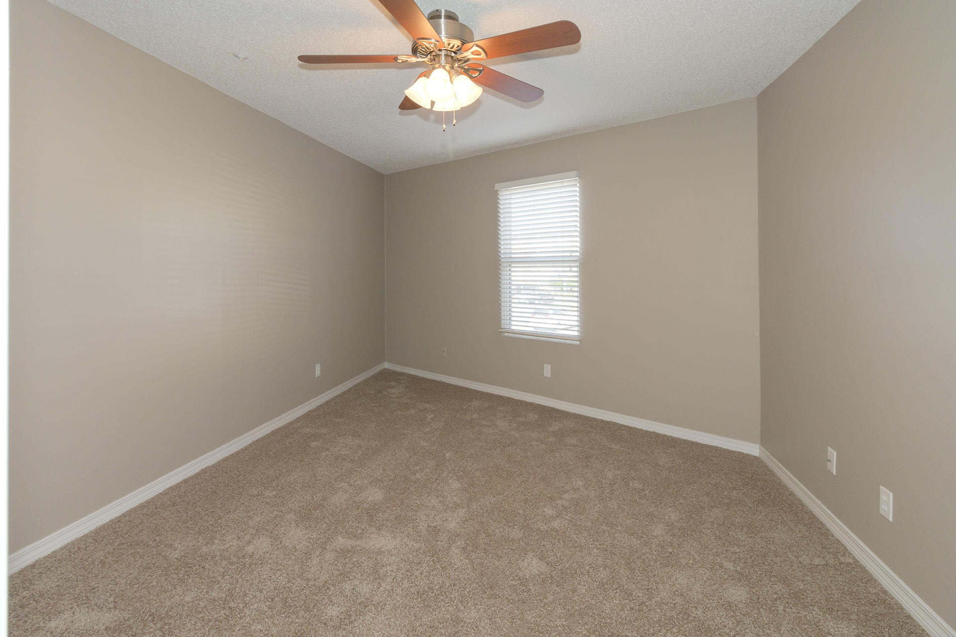 MARAVILLA CONDO 1 - Residential