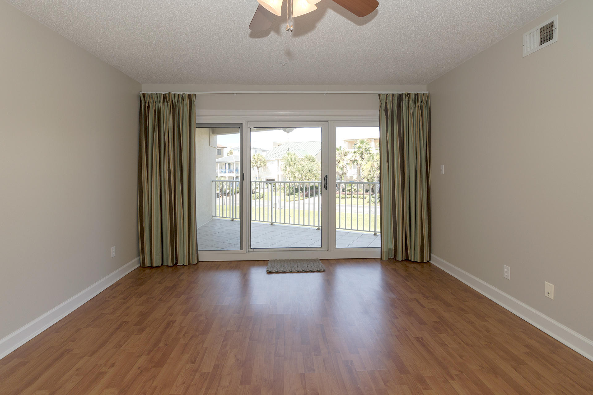 MARAVILLA CONDO 1 - Residential