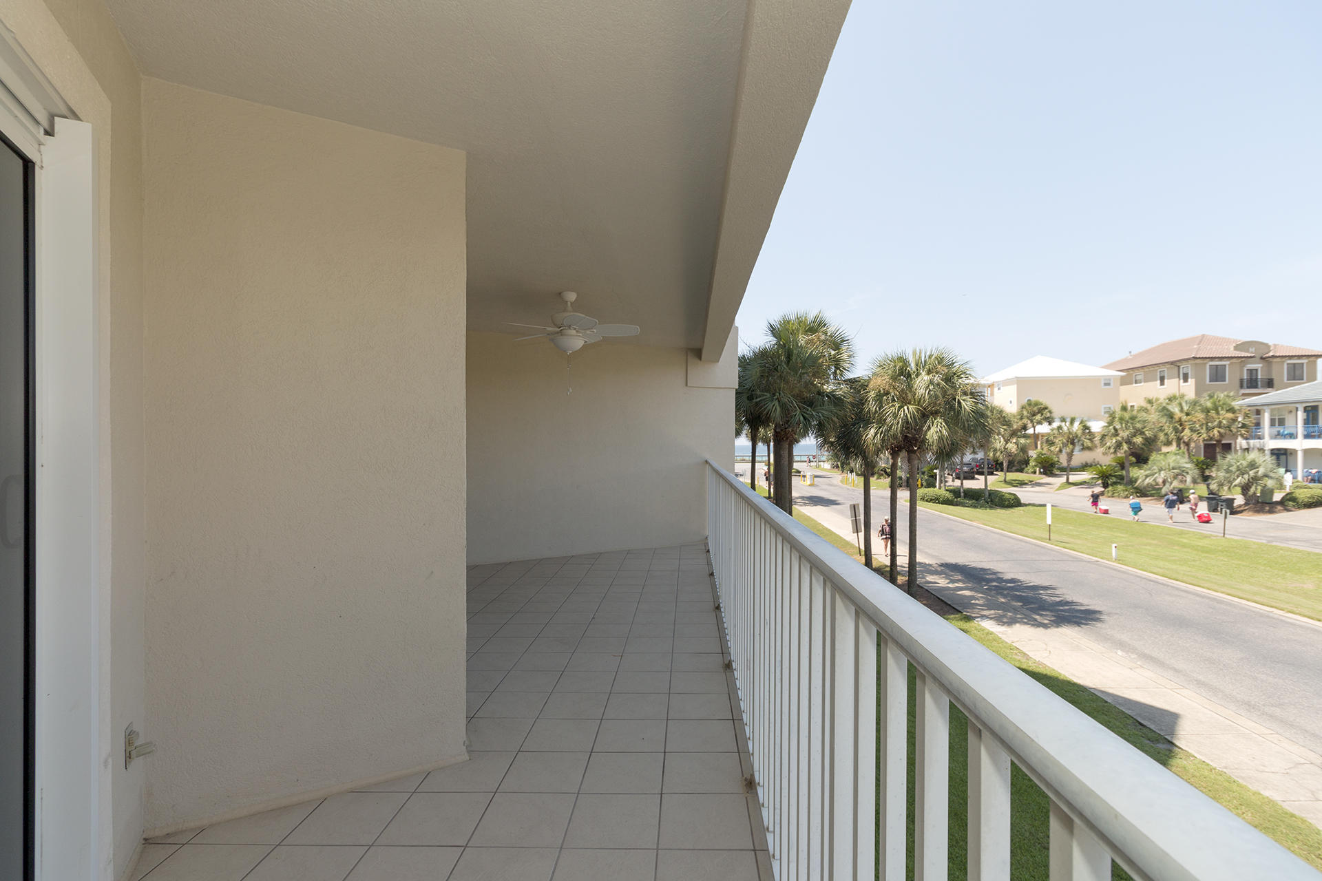 MARAVILLA CONDO 1 - Residential