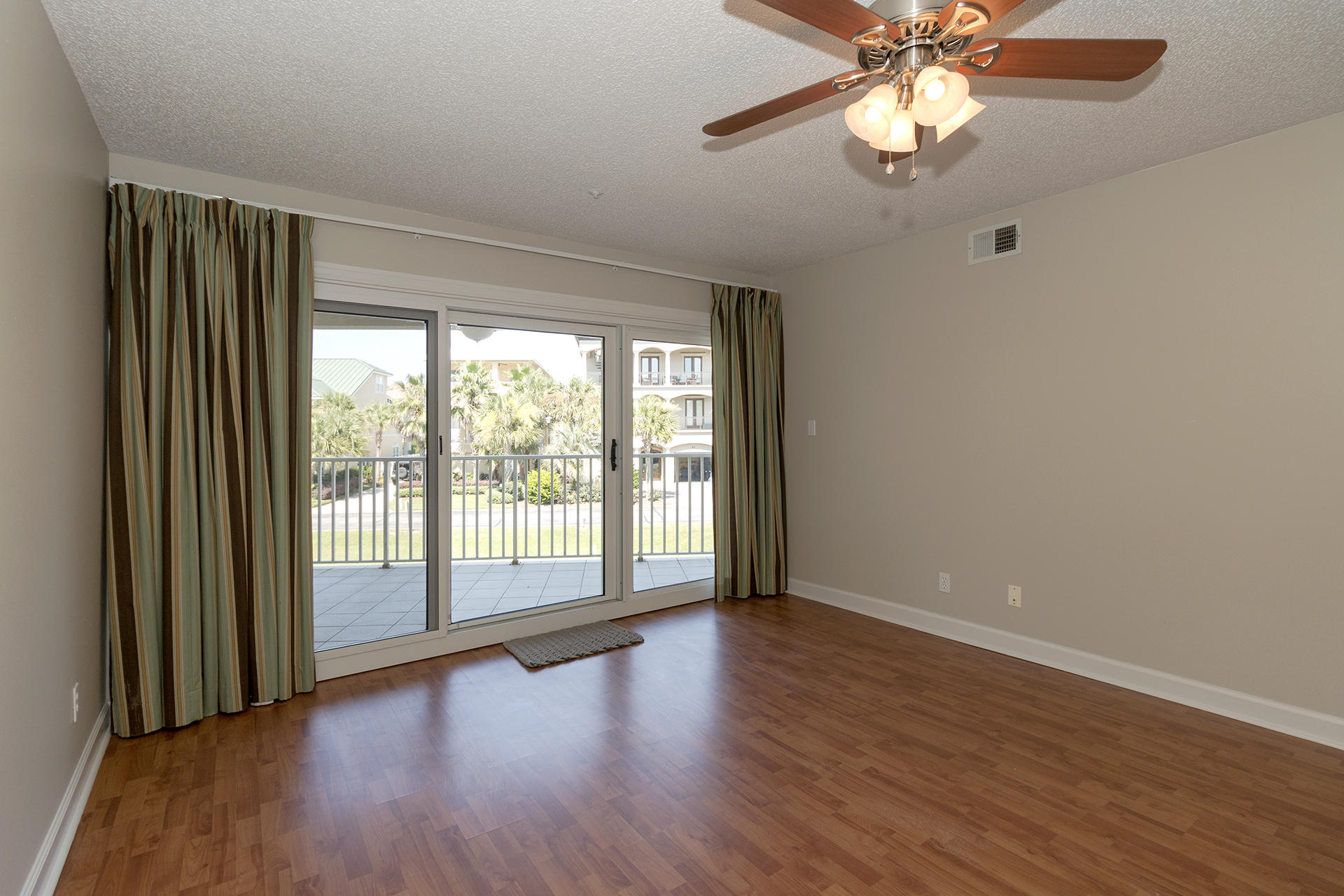 MARAVILLA CONDO 1 - Residential