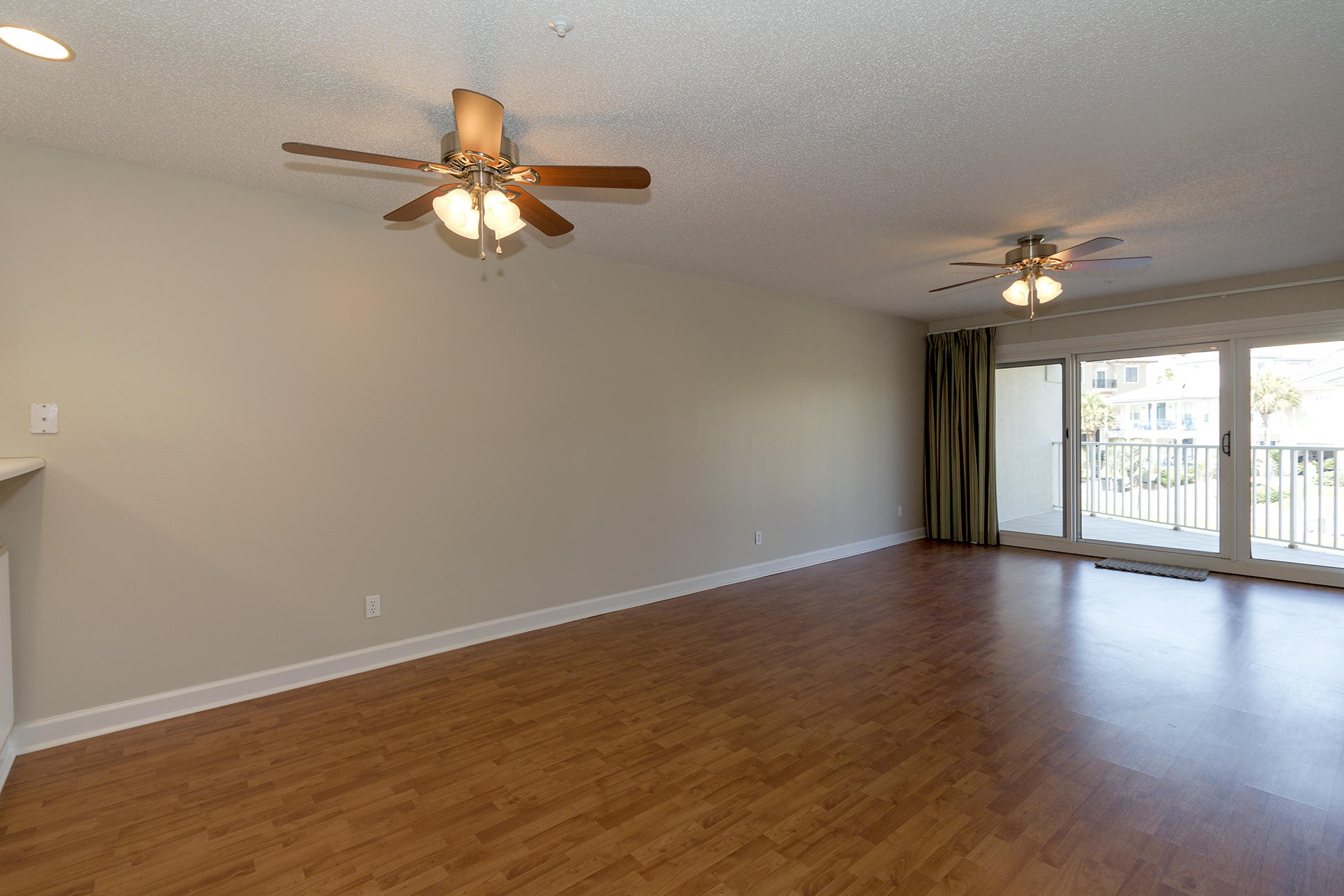 MARAVILLA CONDO 1 - Residential