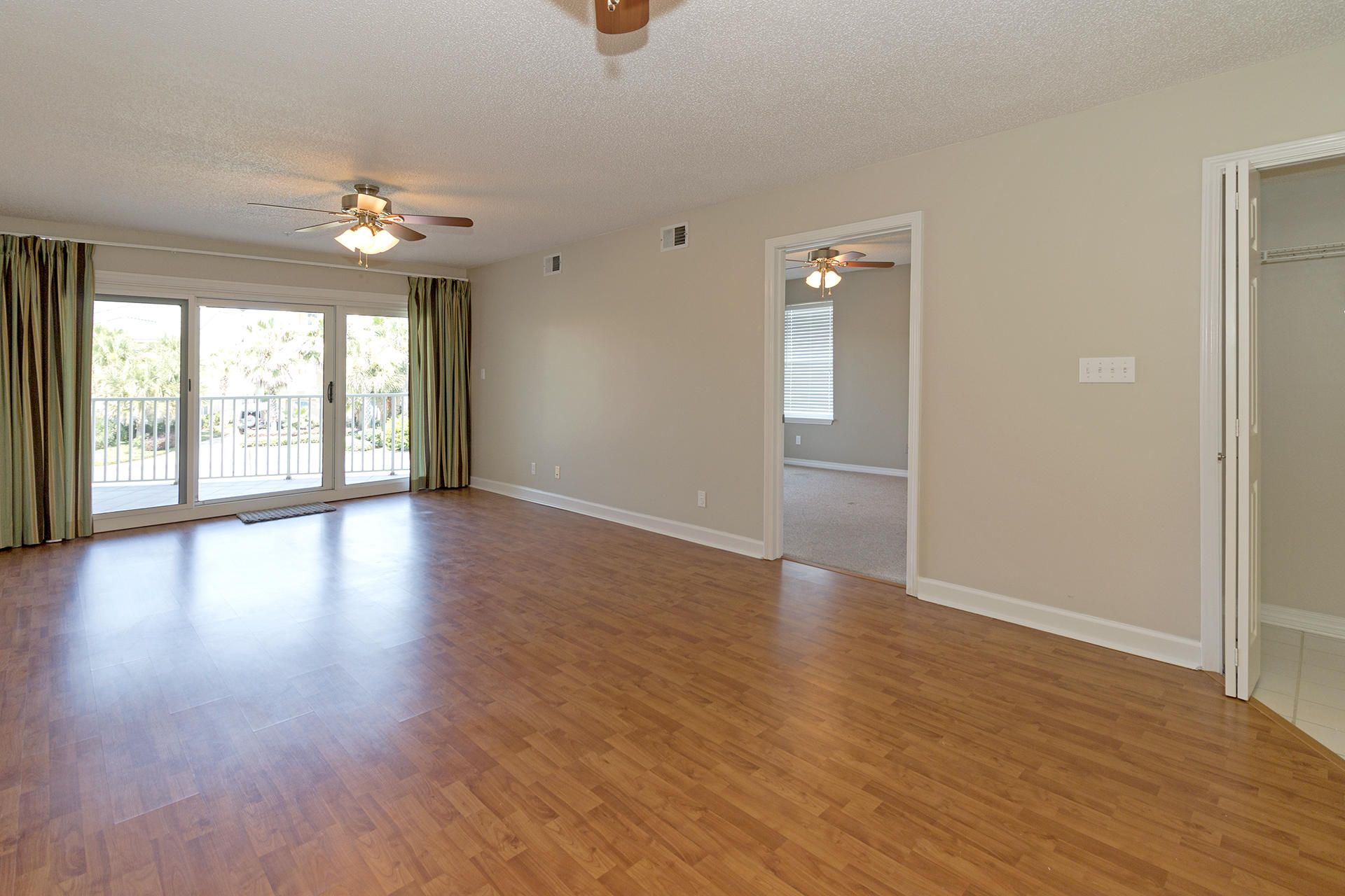 MARAVILLA CONDO 1 - Residential