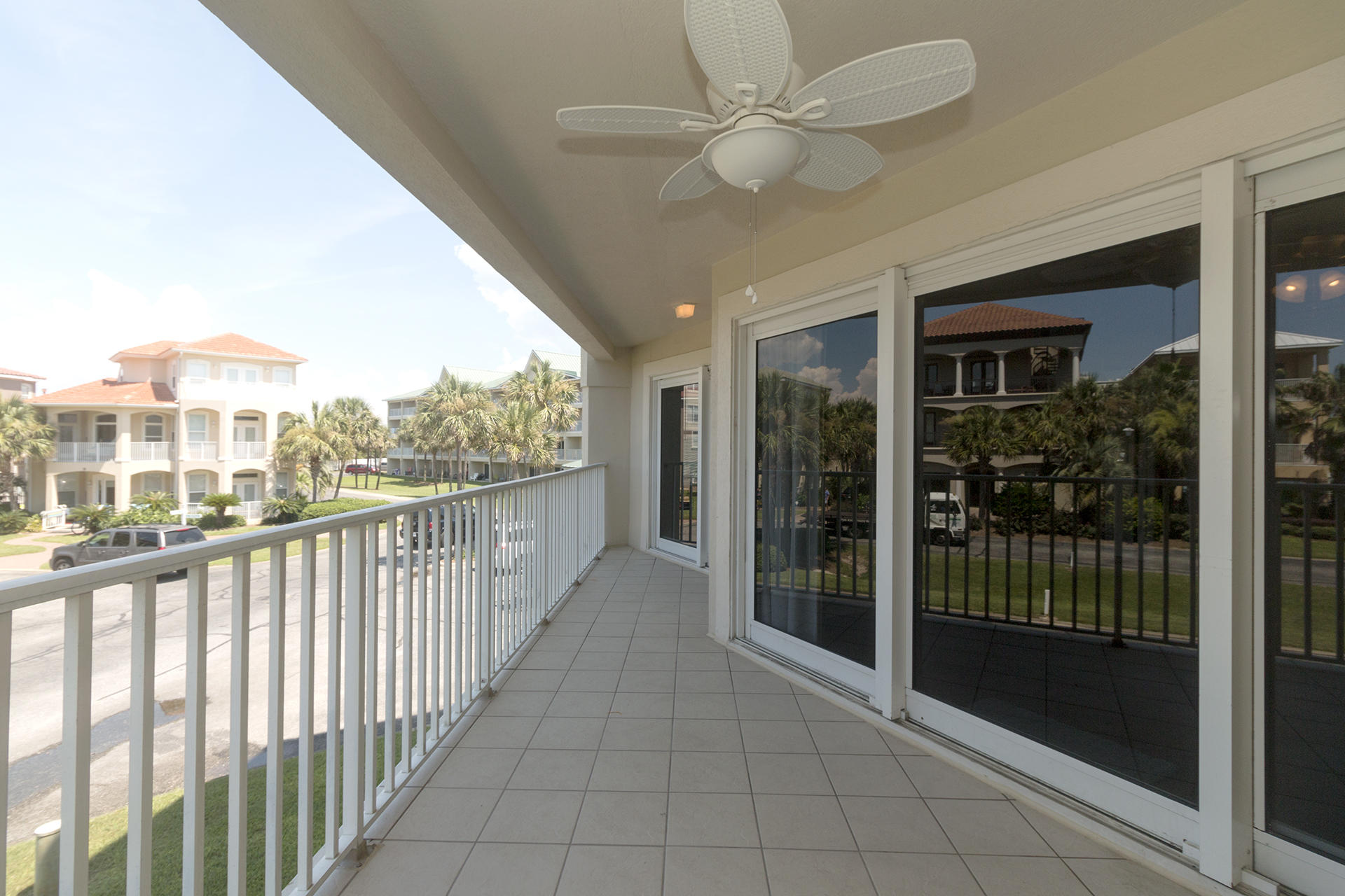 MARAVILLA CONDO 1 - Residential