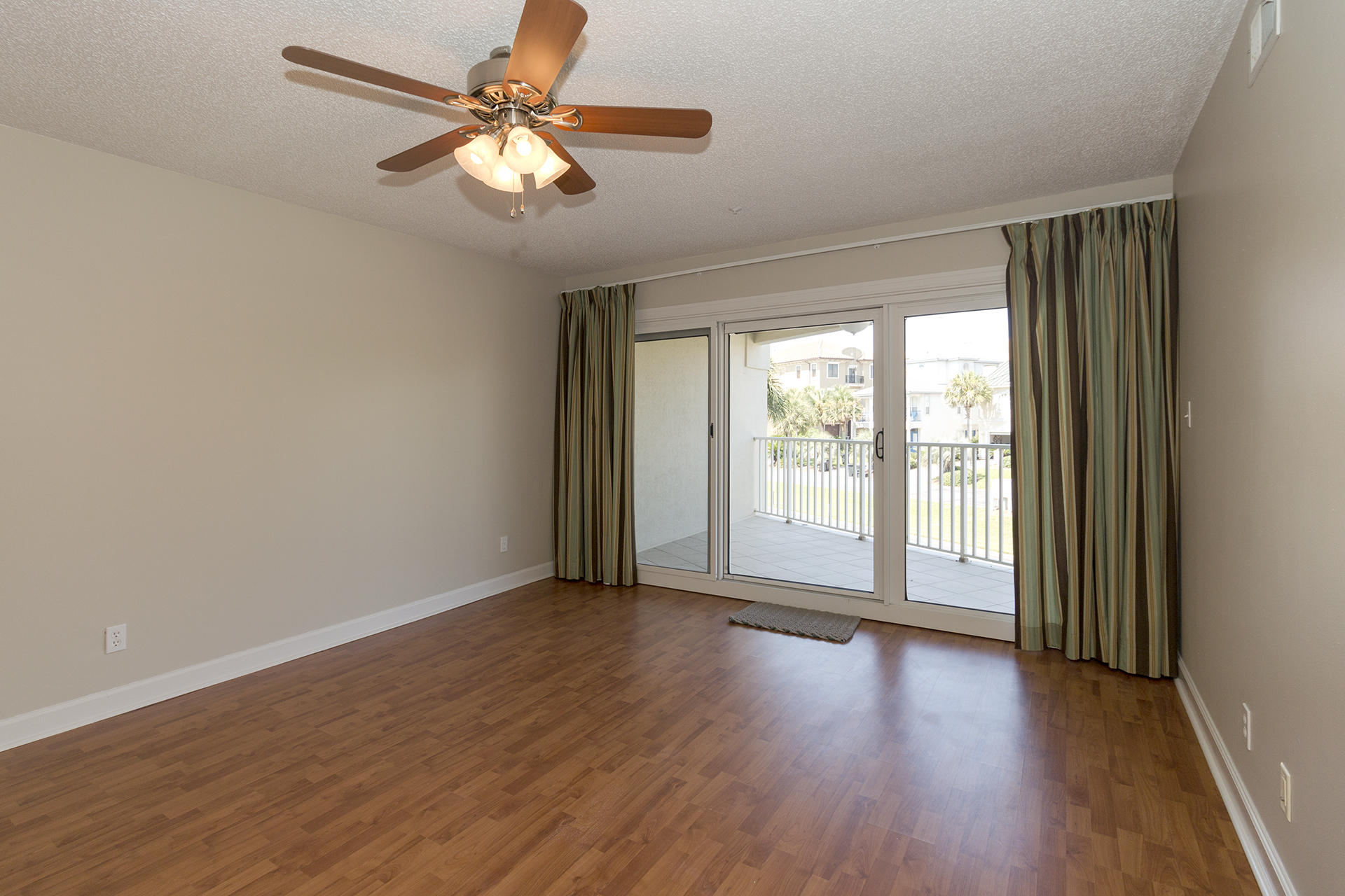 MARAVILLA CONDO 1 - Residential