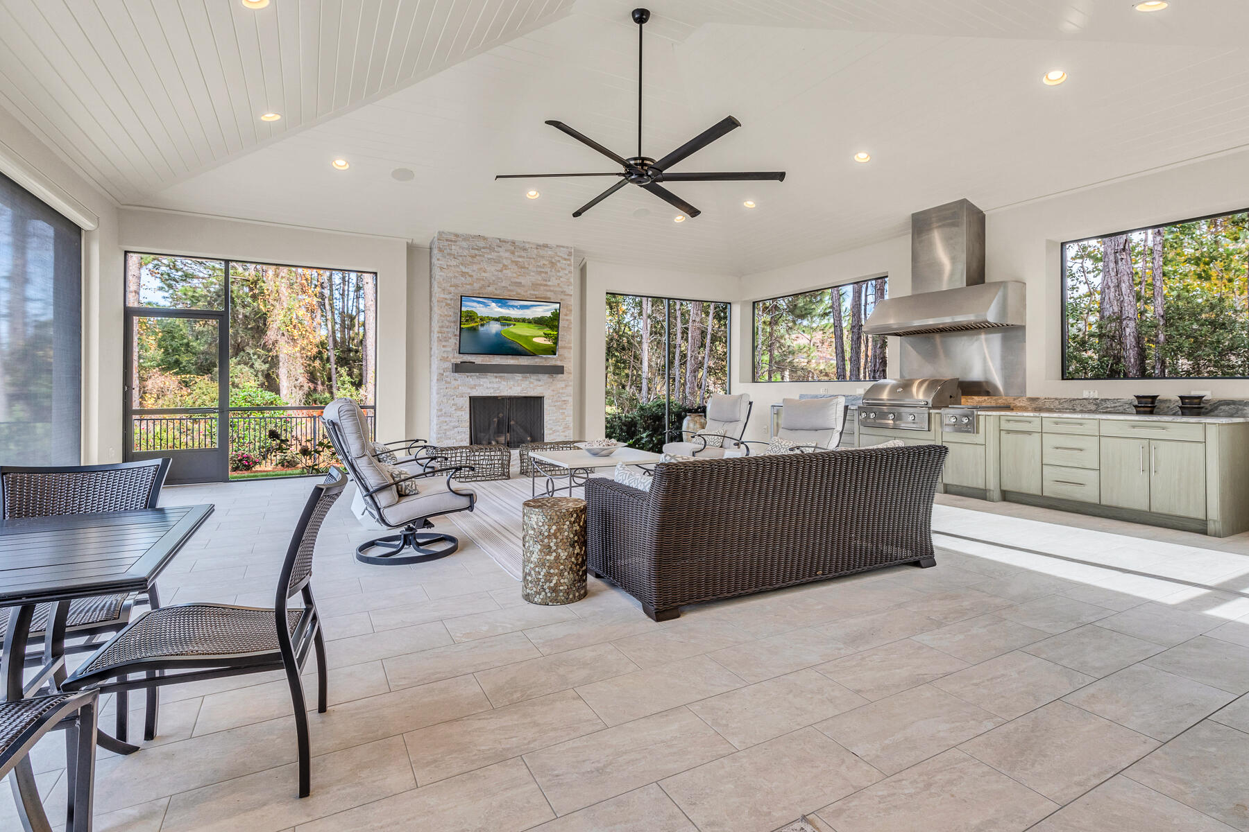 BURNT PINE - Residential