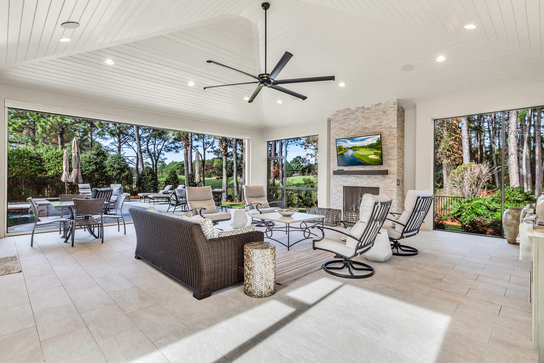 BURNT PINE - Residential