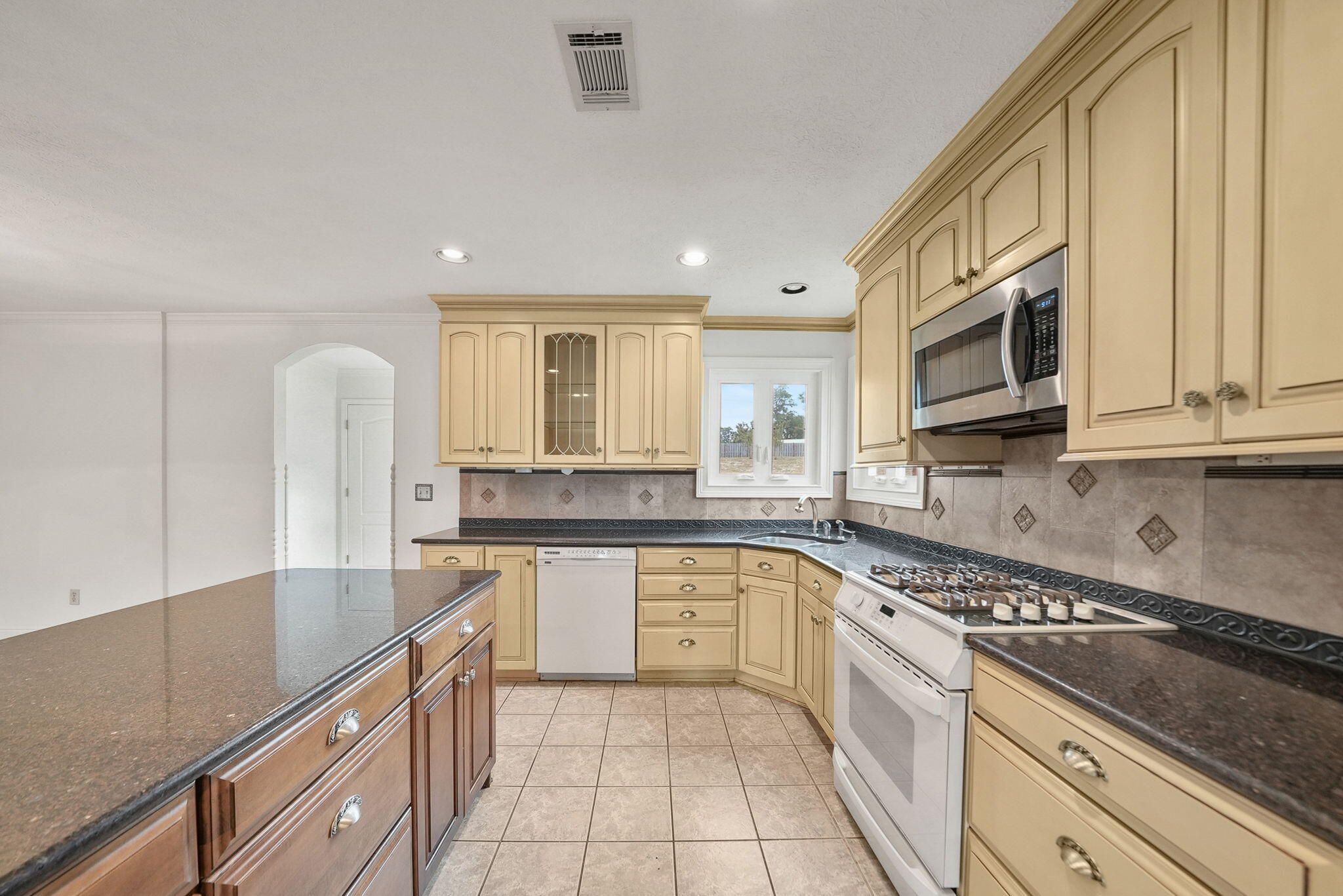 NO RECORDED SUBDIVISION - Residential