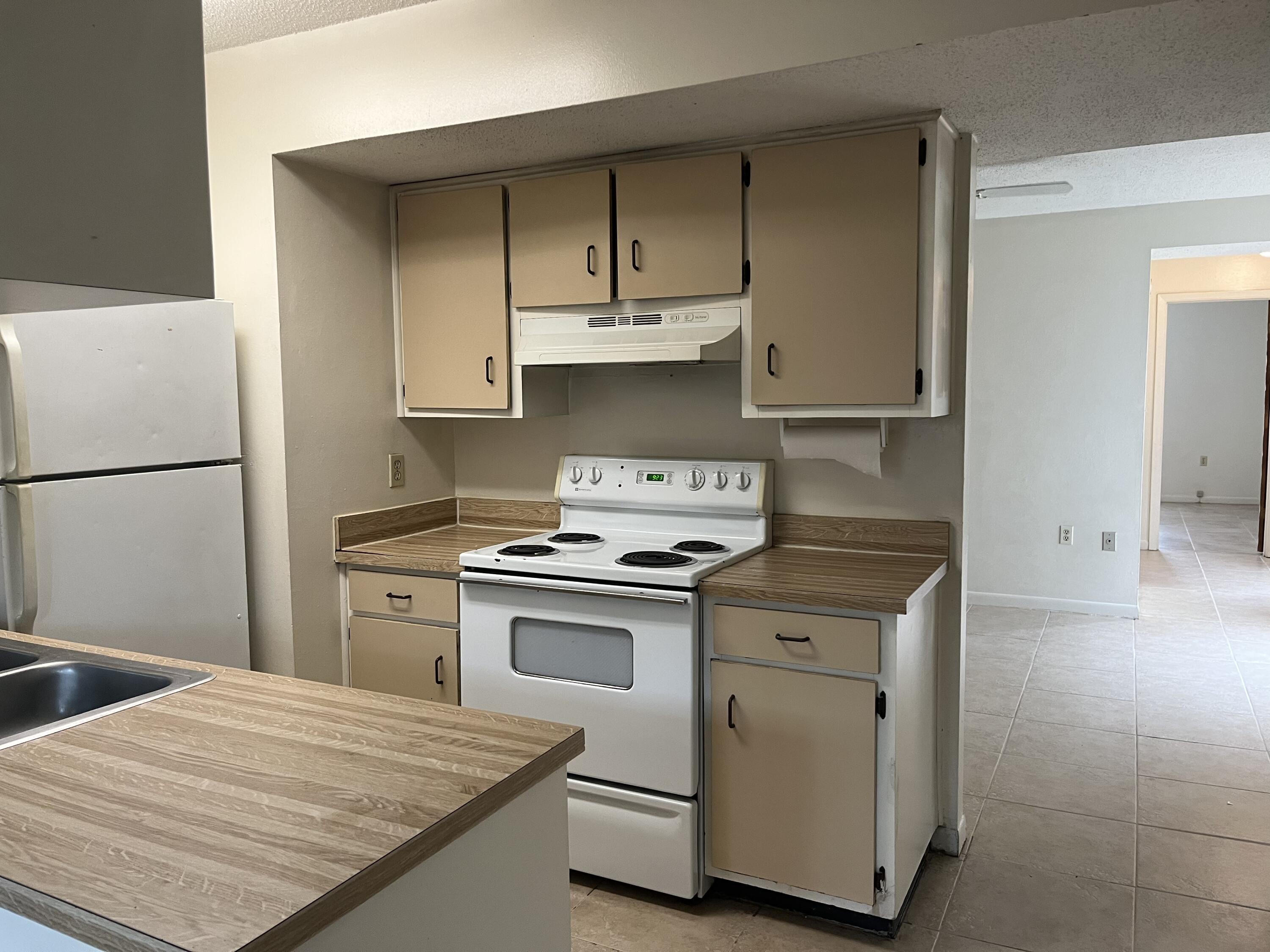 SCOTTWOOD - Residential Lease