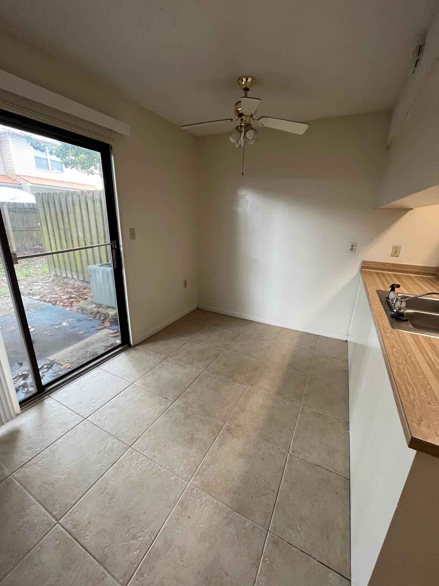 SCOTTWOOD - Residential Lease