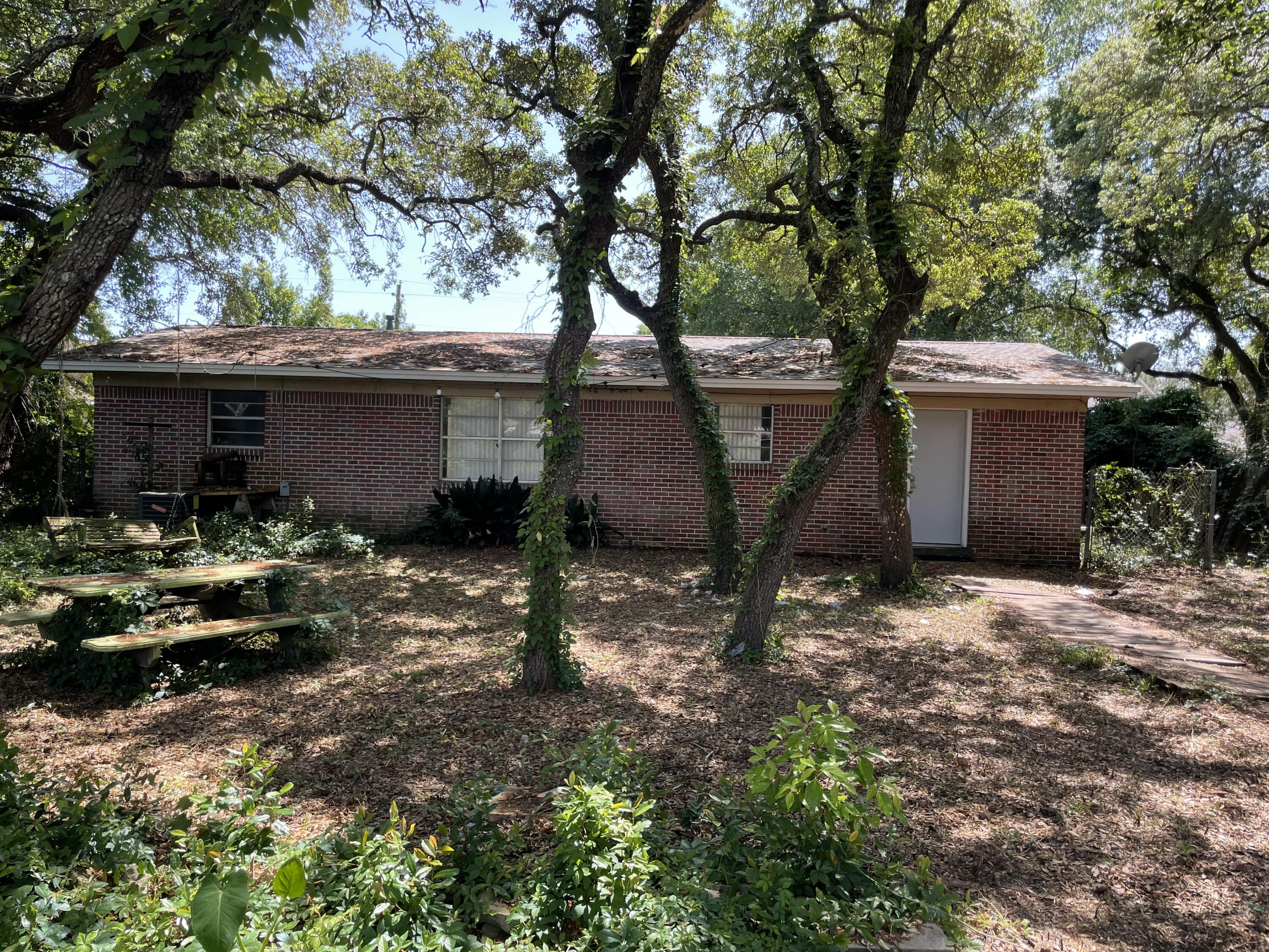 NO RECORDED SUBDIVISION - Residential