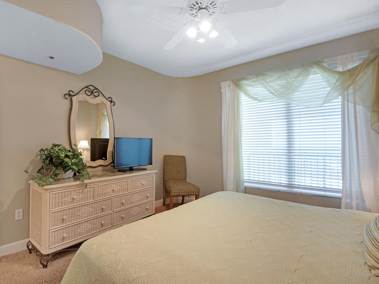 JADE EAST TOWERS CONDO - Residential