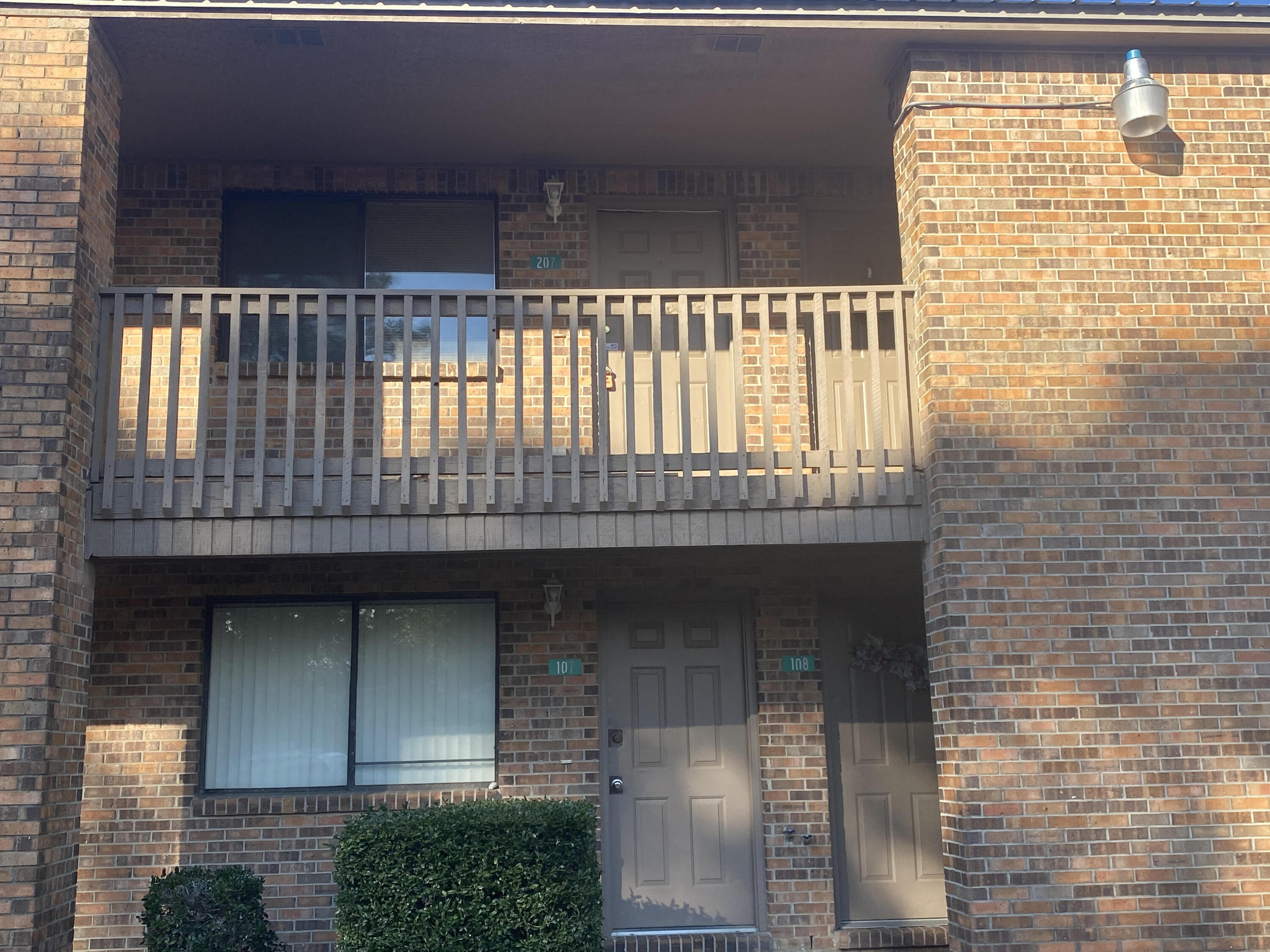 STUDIO ARMS CONDO - Residential