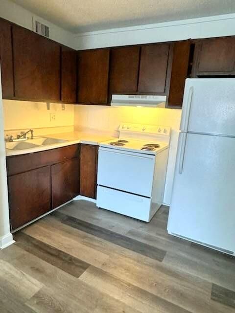 Photo of 19 Chestnut Avenue #17, Fort Walton Beach, FL 32548 (MLS # 980387) Photo of 19 Chestnut Avenue #17, Fort Walton Beach, FL 32548 (MLS # 980387)