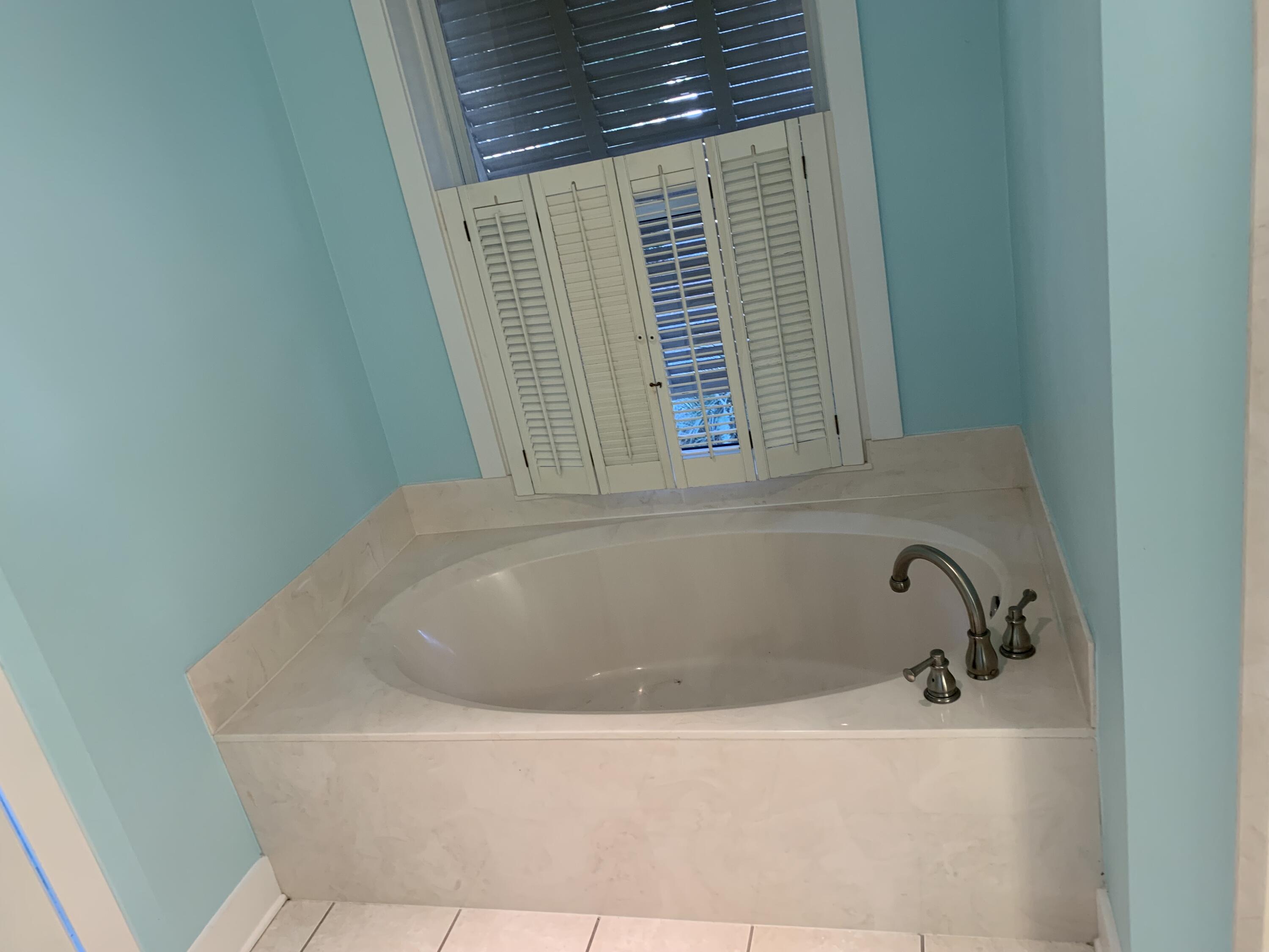 MOCKINGBIRD ESTATES - Residential Lease