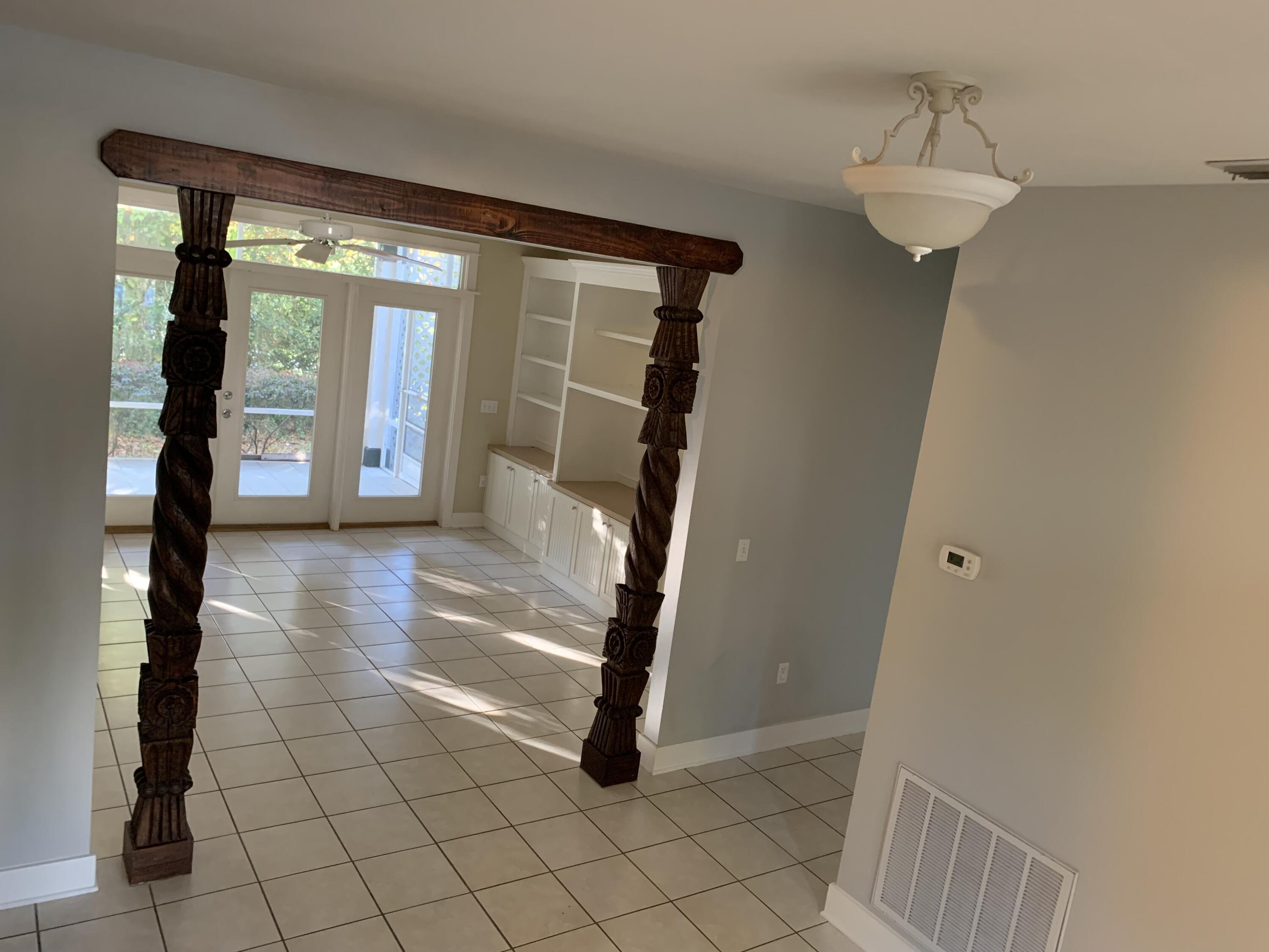 MOCKINGBIRD ESTATES - Residential Lease